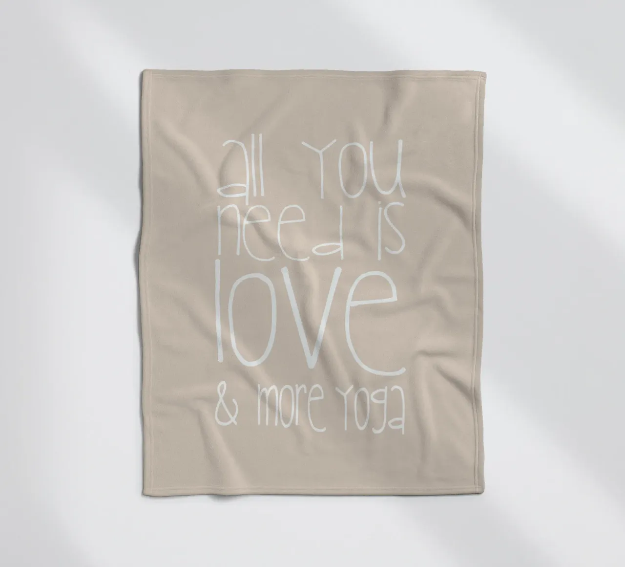 All You Need Is Love & Yoga coperta in pile da Monika Strigel
