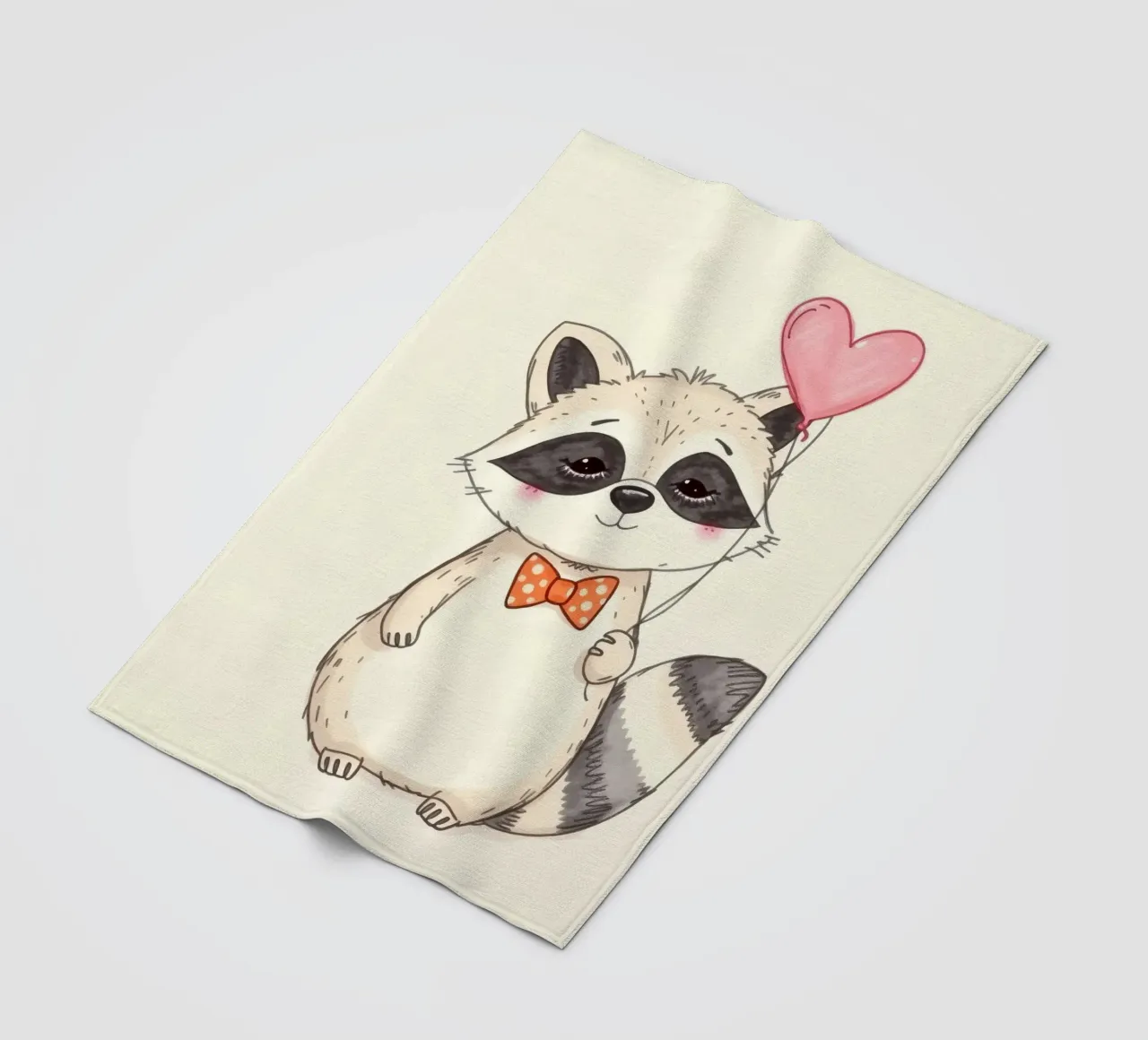 Simpatico procione che tiene in mano un palloncino a forma di cuore e indossa un papillon coperta in pile da DesignDoodle