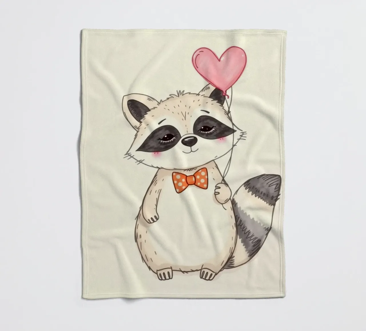 Simpatico procione che tiene in mano un palloncino a forma di cuore e indossa un papillon coperta in pile da DesignDoodle