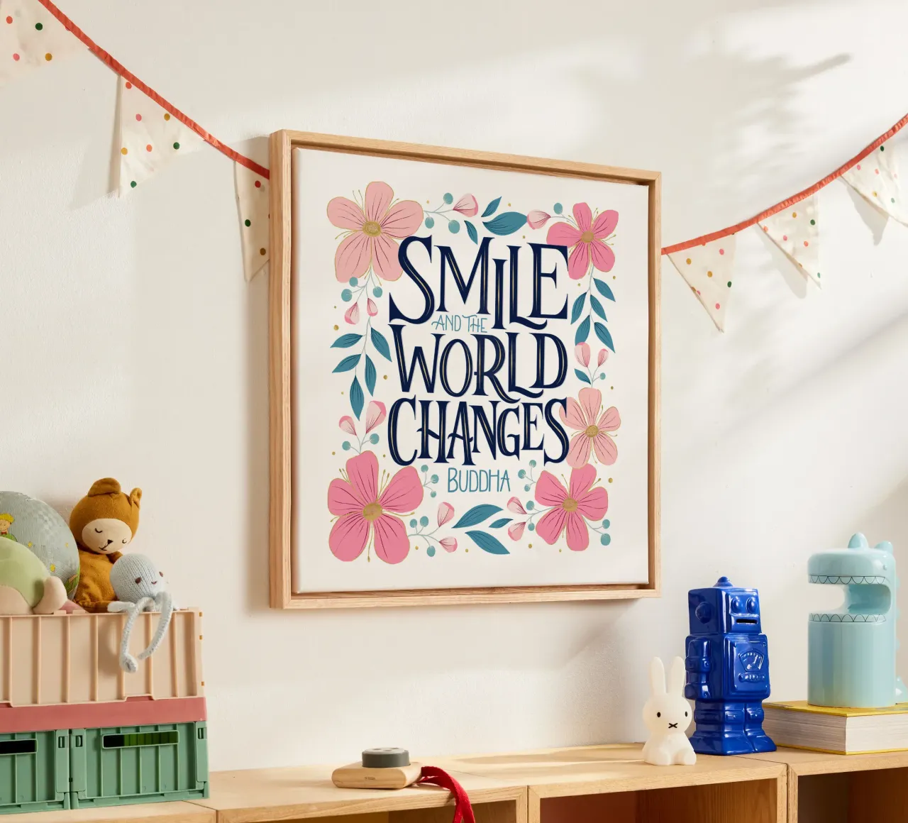 Glimlach en de wereld verandert. Zitat. Bloemen. Belettering canvas met Baklijst van CalliLetters