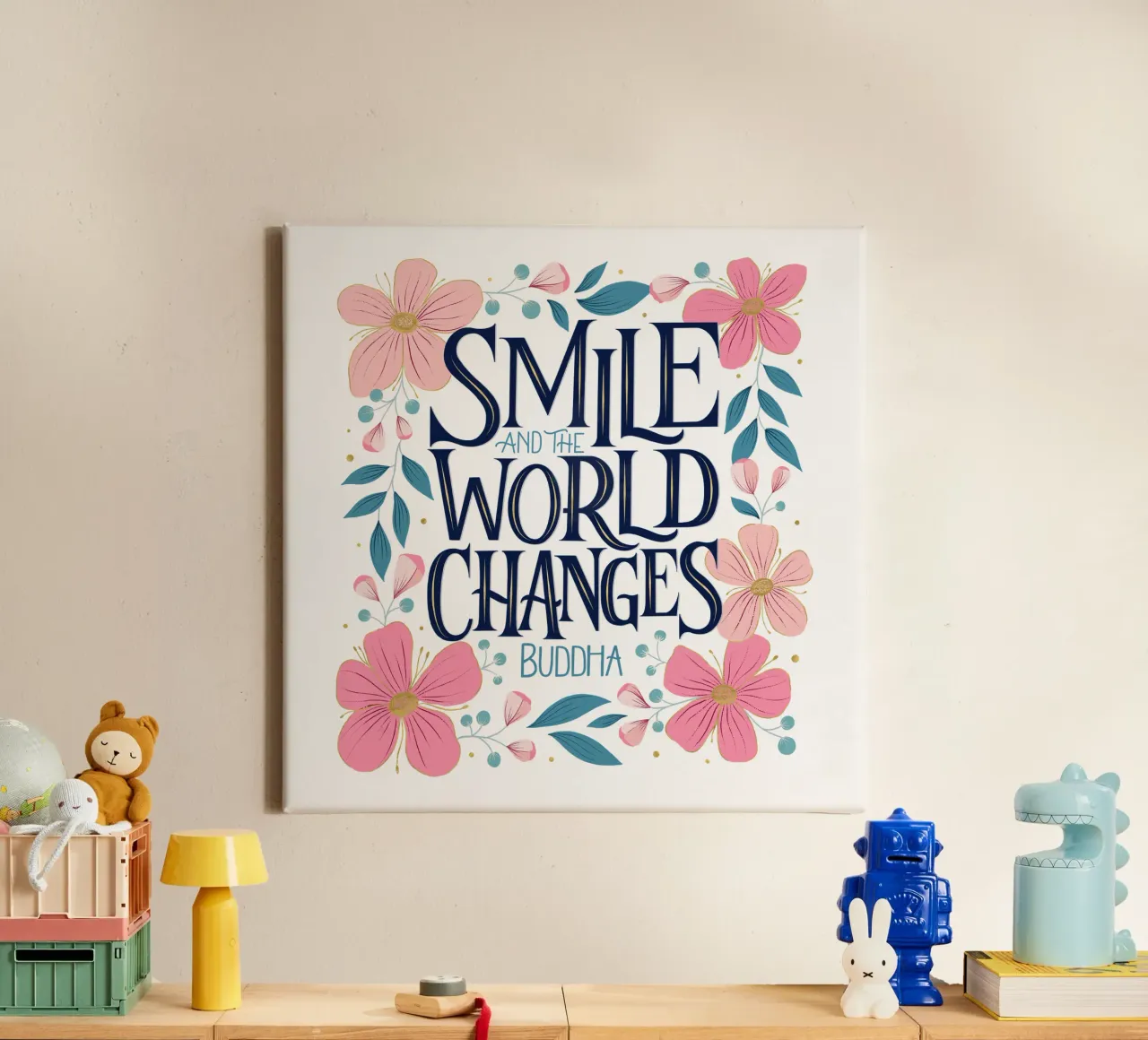 Glimlach en de wereld verandert. Zitat. Bloemen. Belettering canvas met Baklijst van CalliLetters