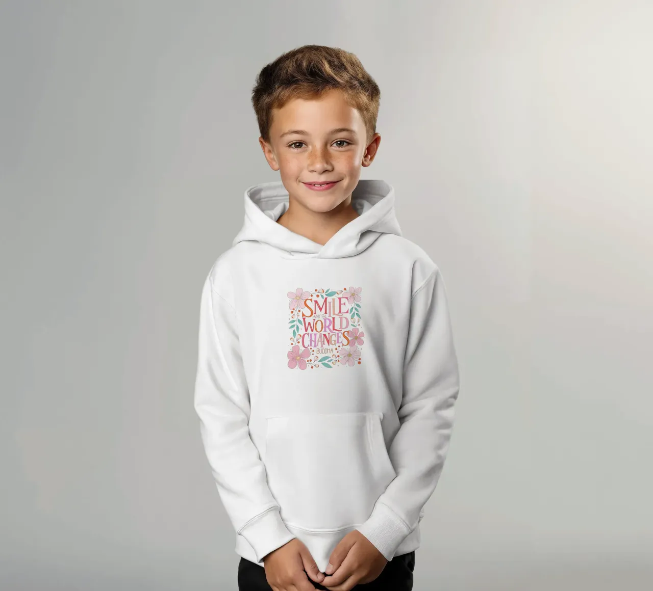 Sorridi e il mondo cambia. Zitat. Fiori e scritte felpa bambino con cappuccio da CalliLetters