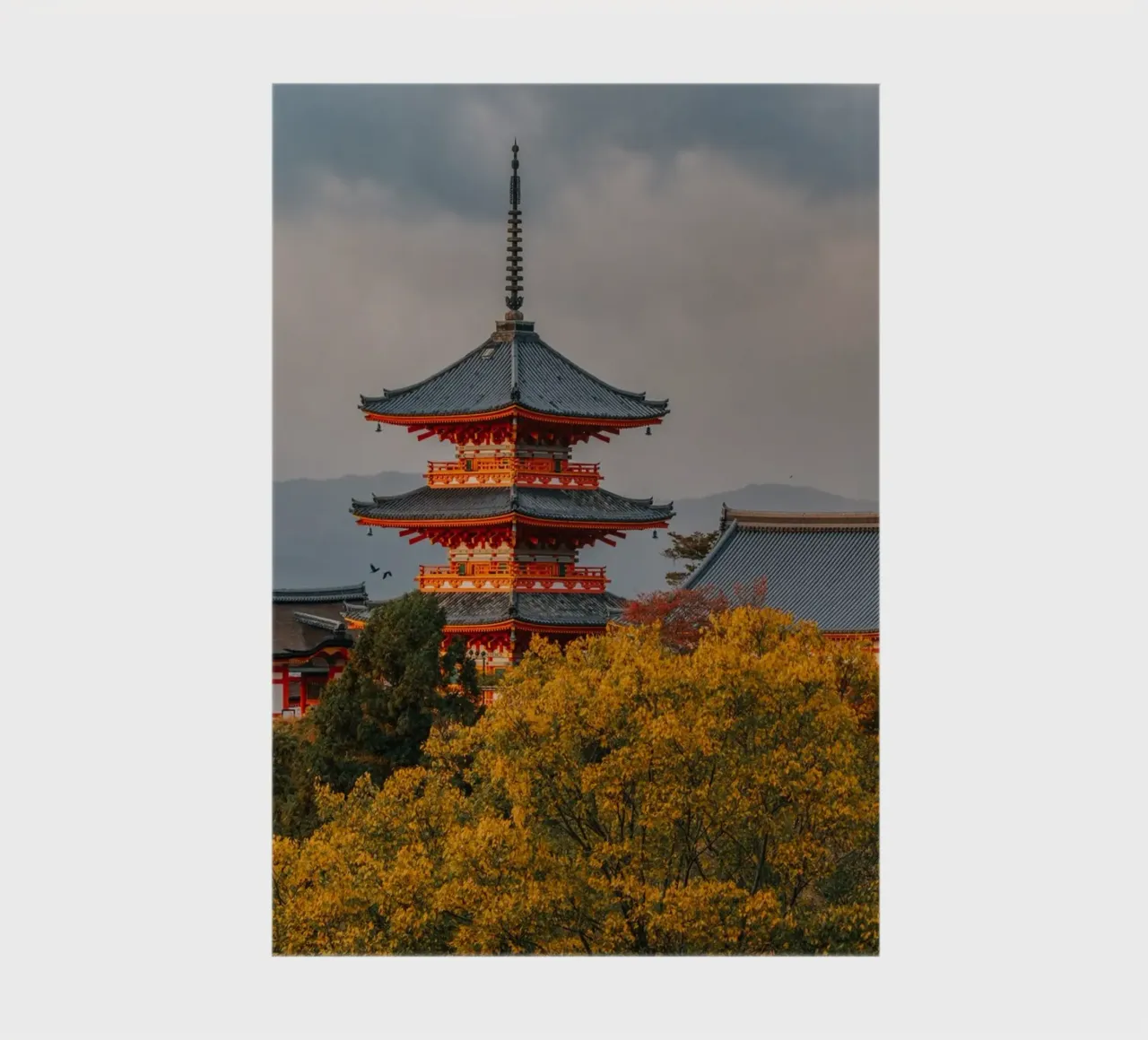 Kiyomizu-dera-Tempelpagode im Herbst in Kyoto Notizbuch von Marcel Bisig