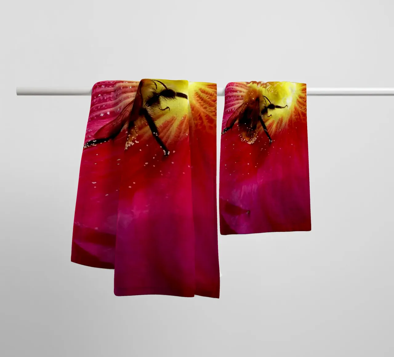 La vie d'une fleur serviette de bain de Massimo Frascogna