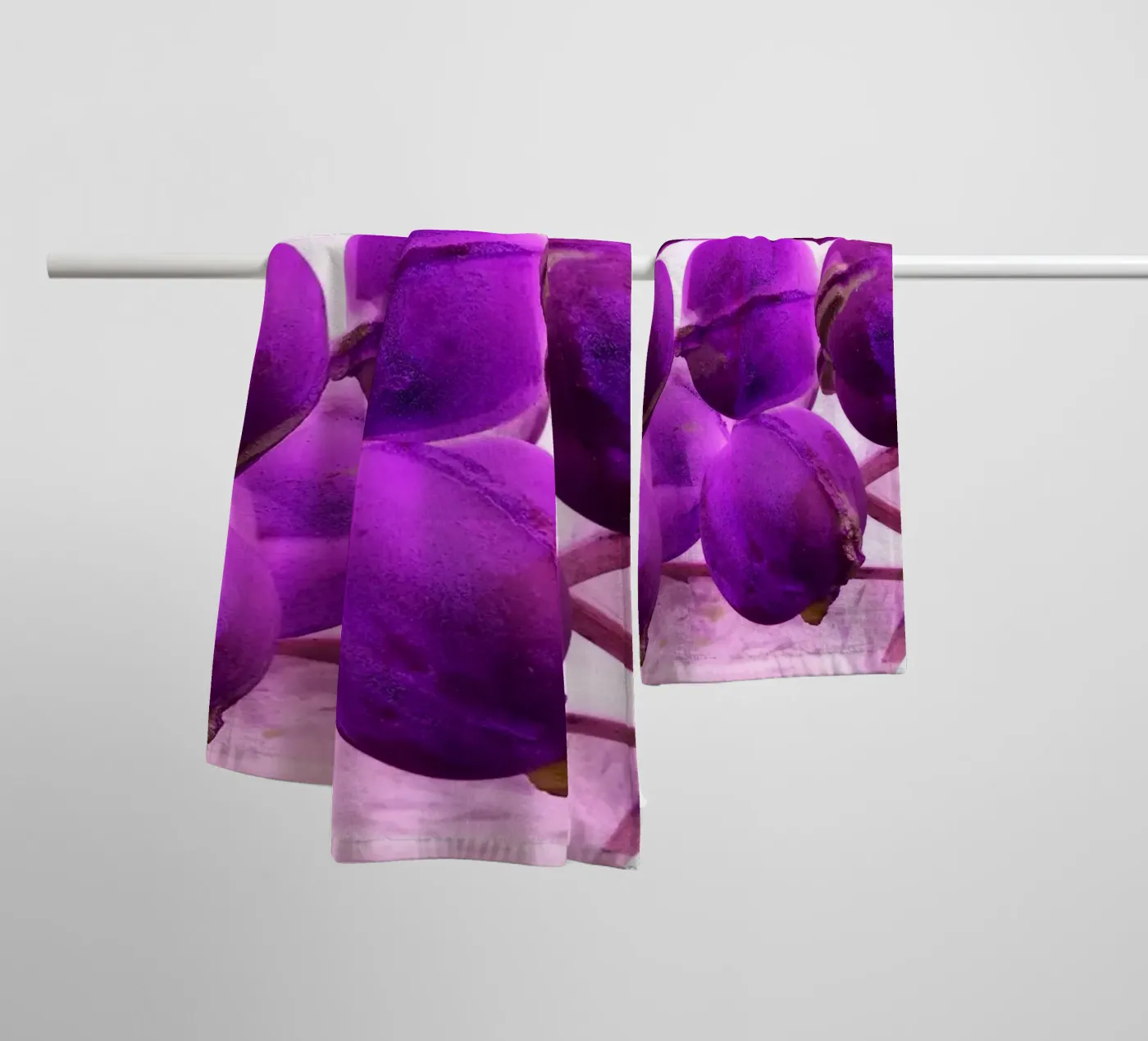 Paars badhanddoek van Massimo Frascogna