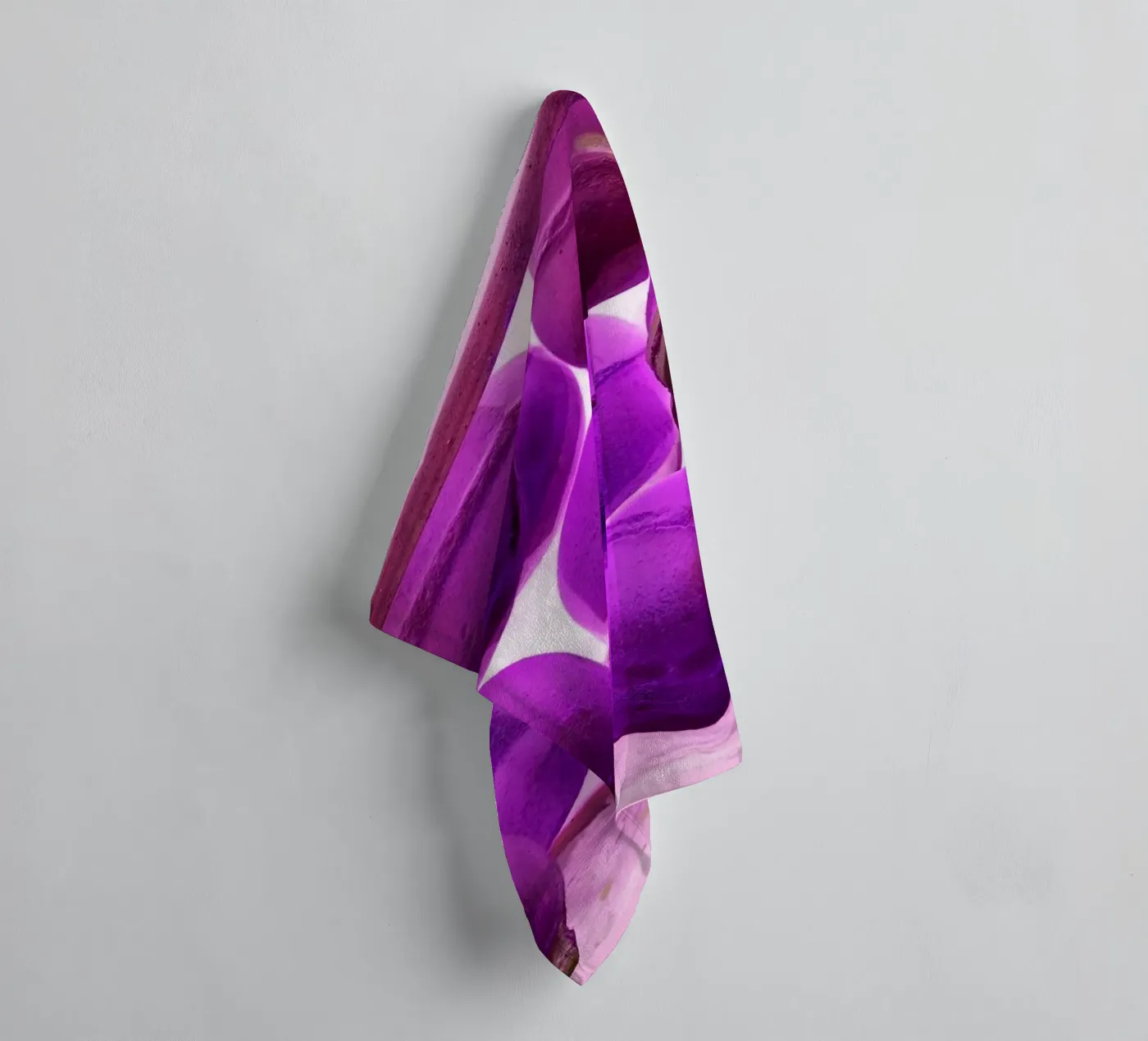 Paars badhanddoek van Massimo Frascogna