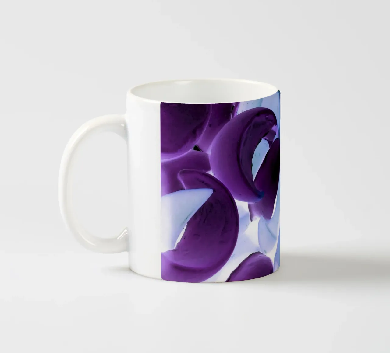 Blu e viola tazza in ceramica da Massimo Frascogna