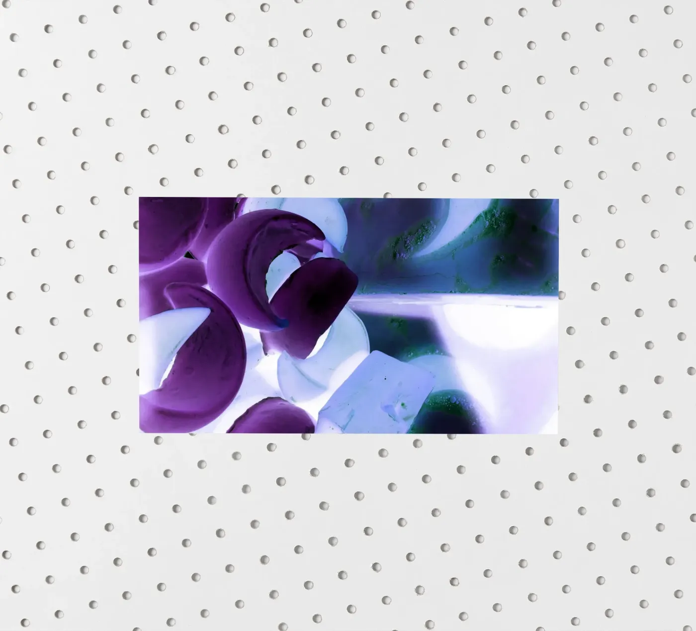 Blue and purple adesivo da Massimo Frascogna