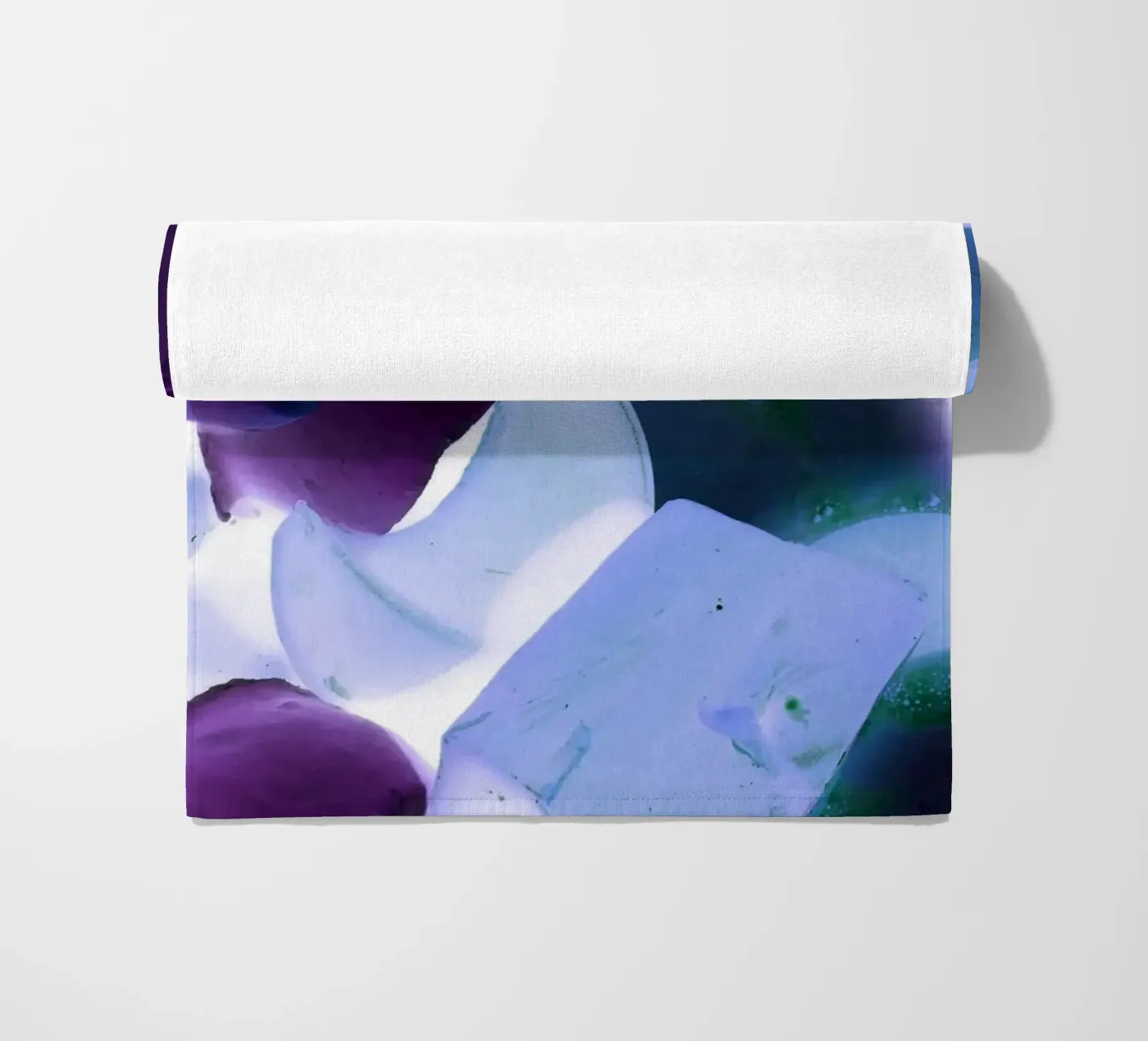Blue and purple Strandtuch von Massimo Frascogna