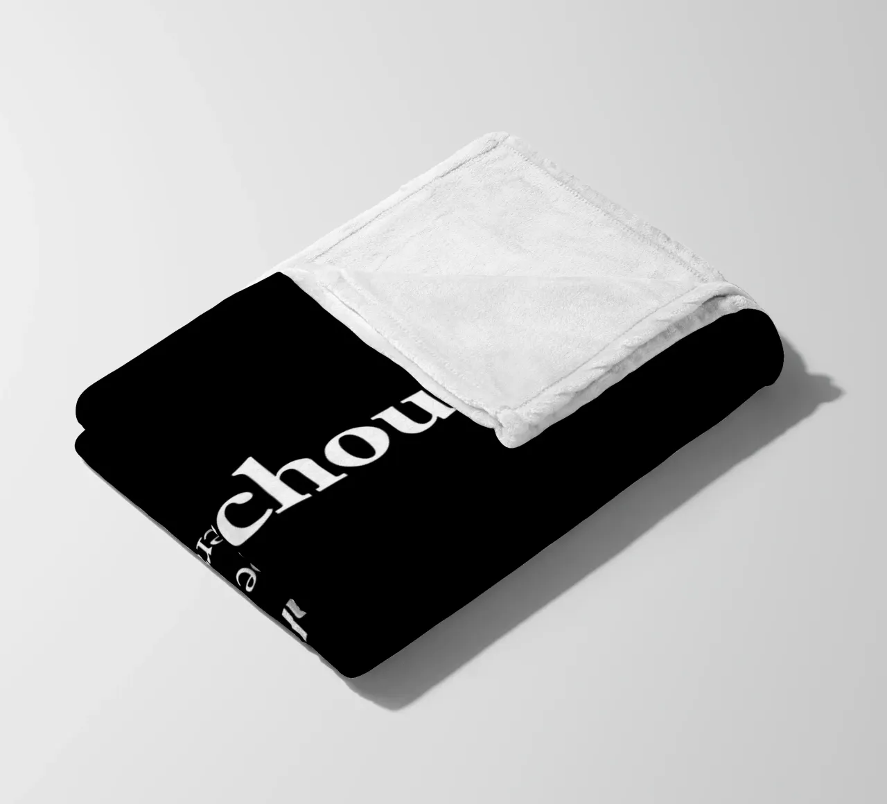 Design tipografico ambiguo in bianco e nero coperta in pile da THE MOTIVATED TYPE