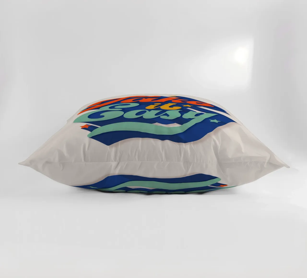 Take It Easy – Retro Typography Print Kissen von showmemars