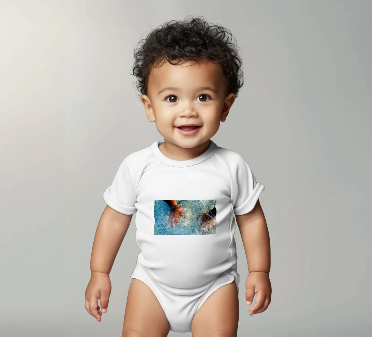 Im Meer Kurzarm Babybody von Massimo Frascogna
