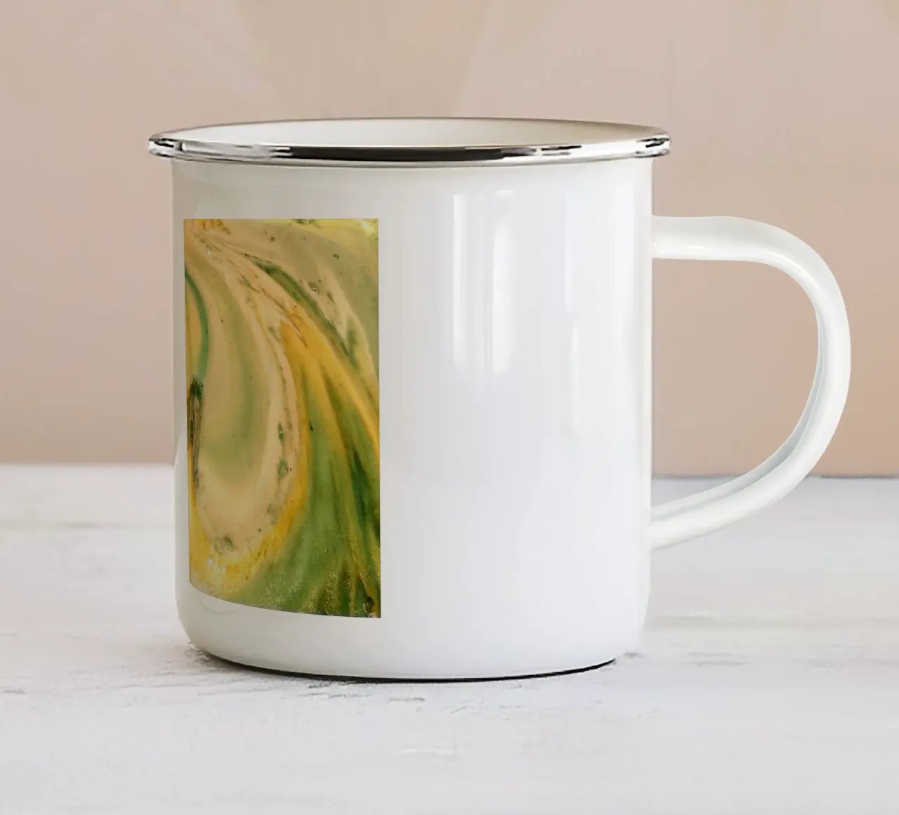 Giallo e verde tazza in smalto da Massimo Frascogna