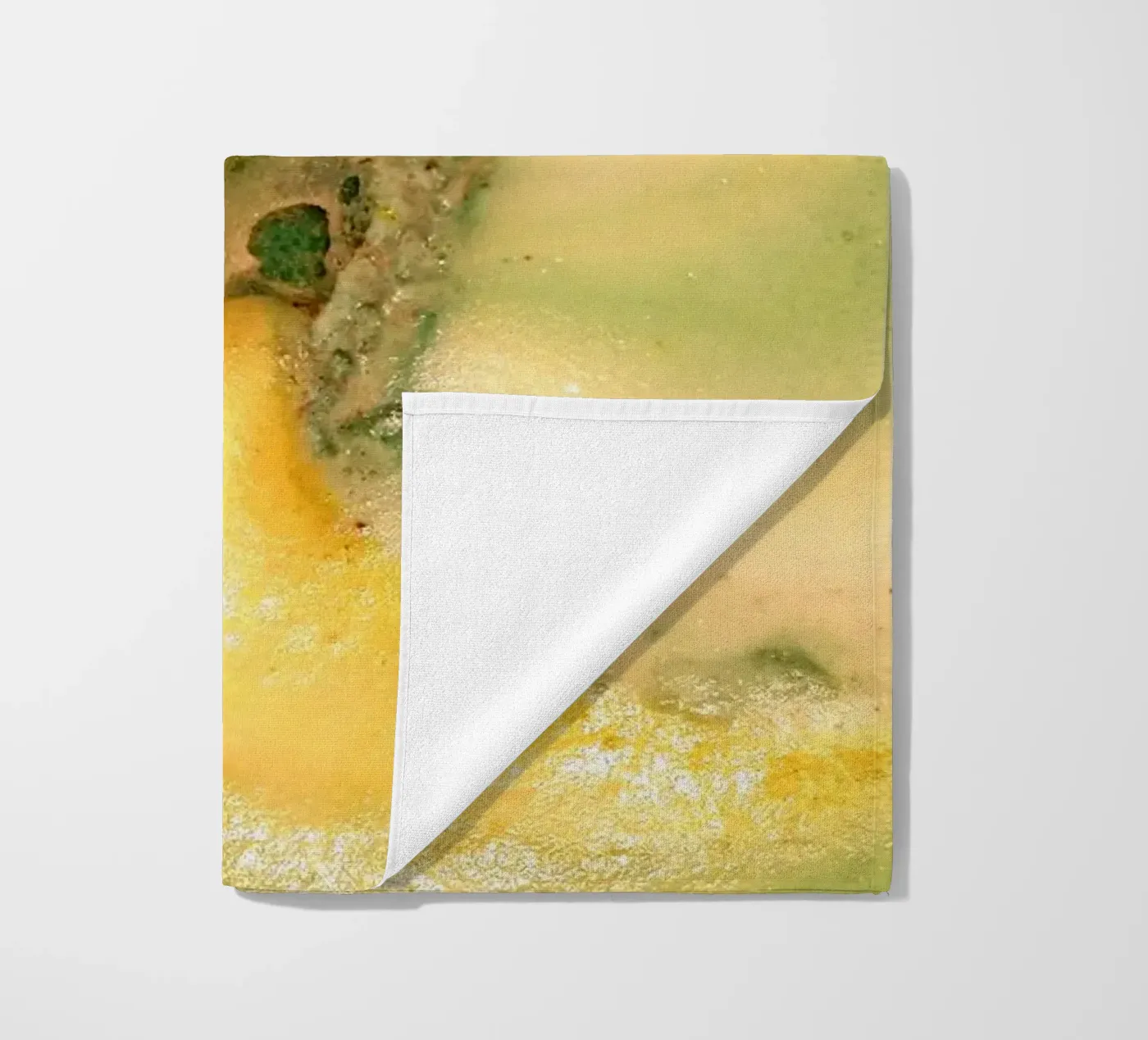 Yellow and green Strandtuch von Massimo Frascogna
