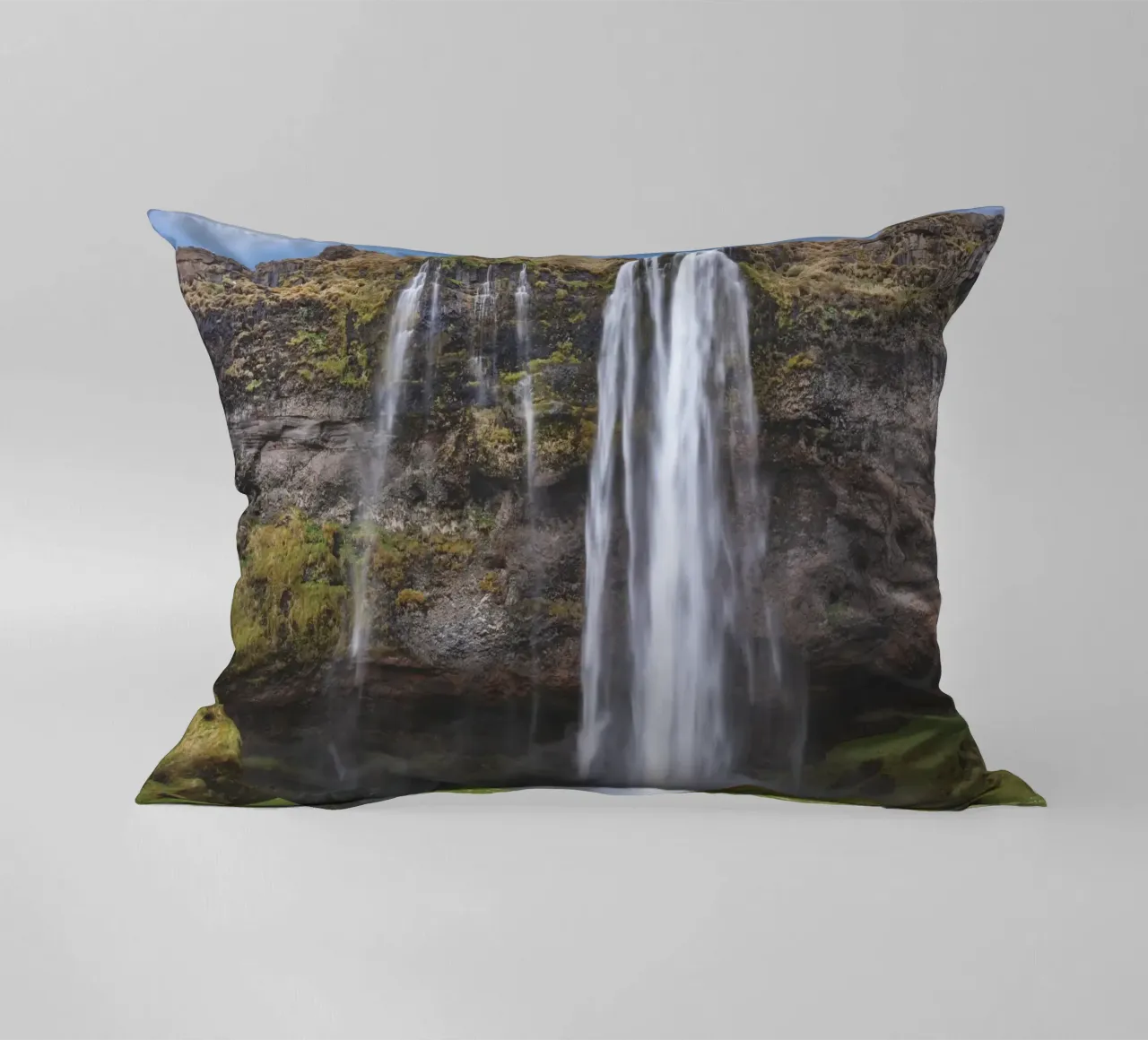 Seljalandsfoss Kissen von Dave Hare Photography
