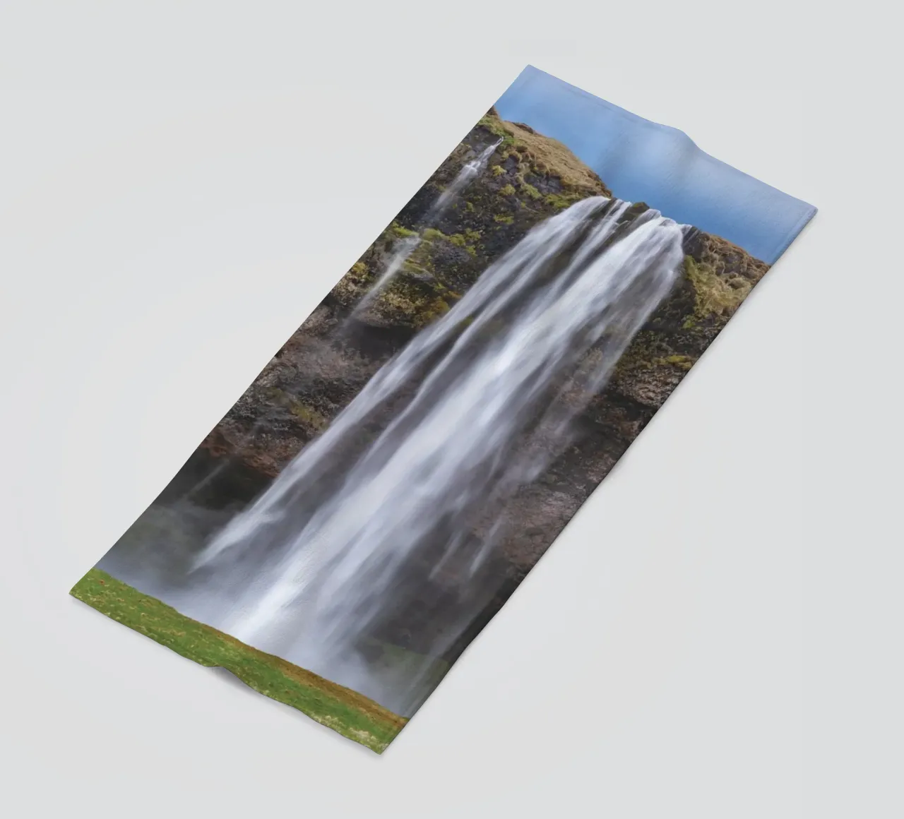 Seljalandsfoss Strandtuch von Dave Hare Photography