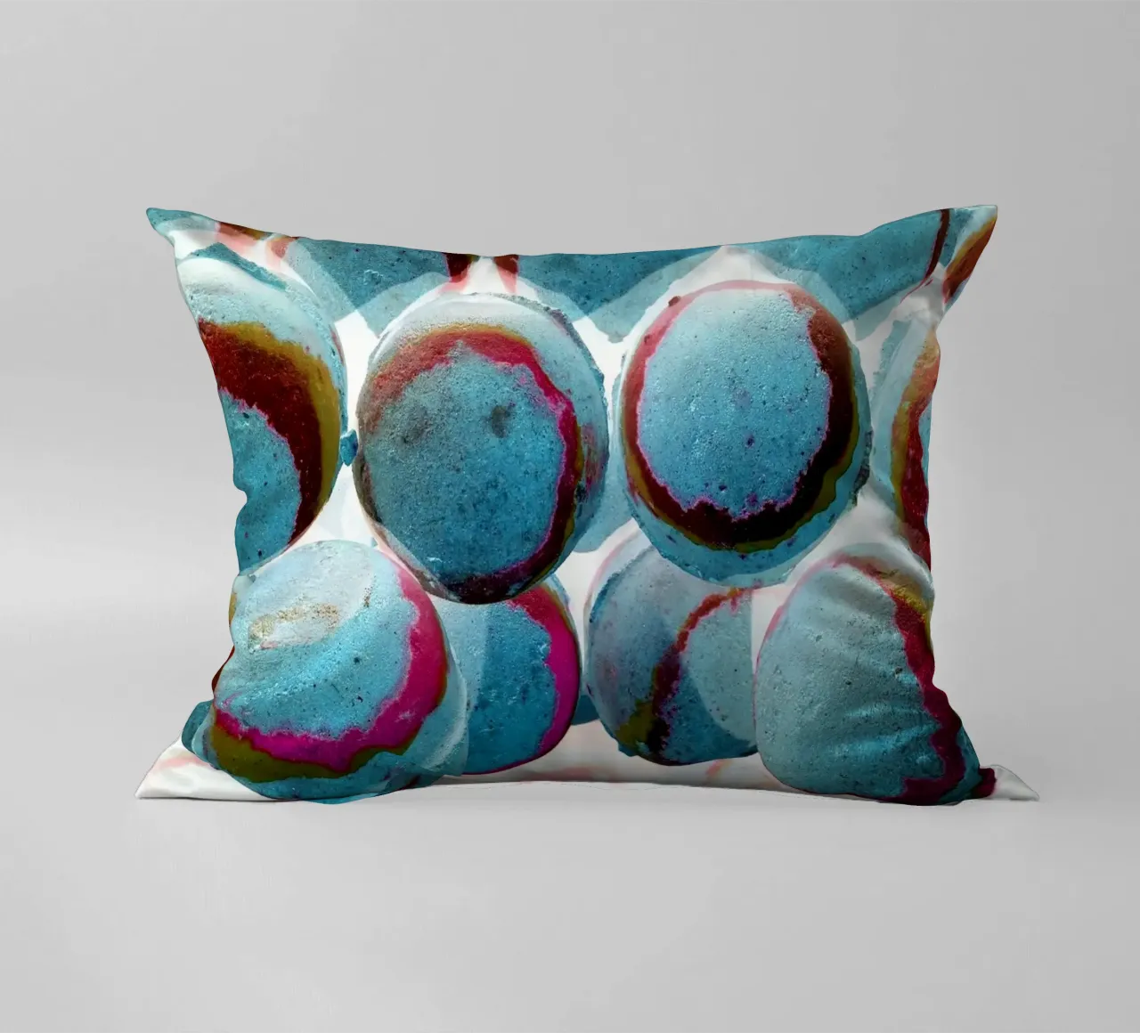 Palline blu cuscino da Massimo Frascogna