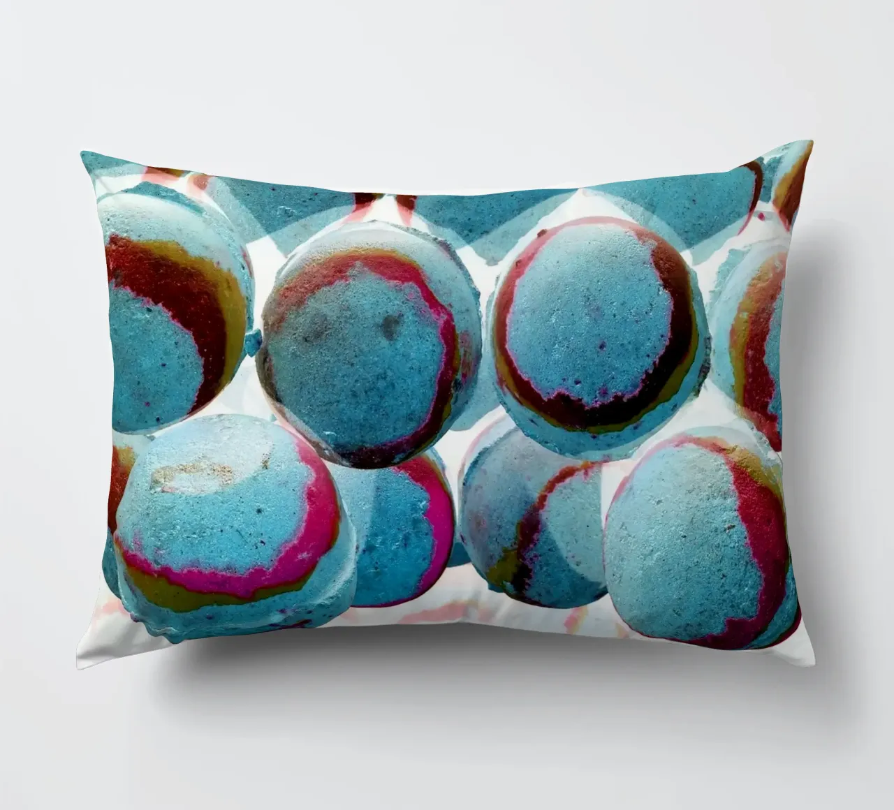 Palline blu cuscino da Massimo Frascogna