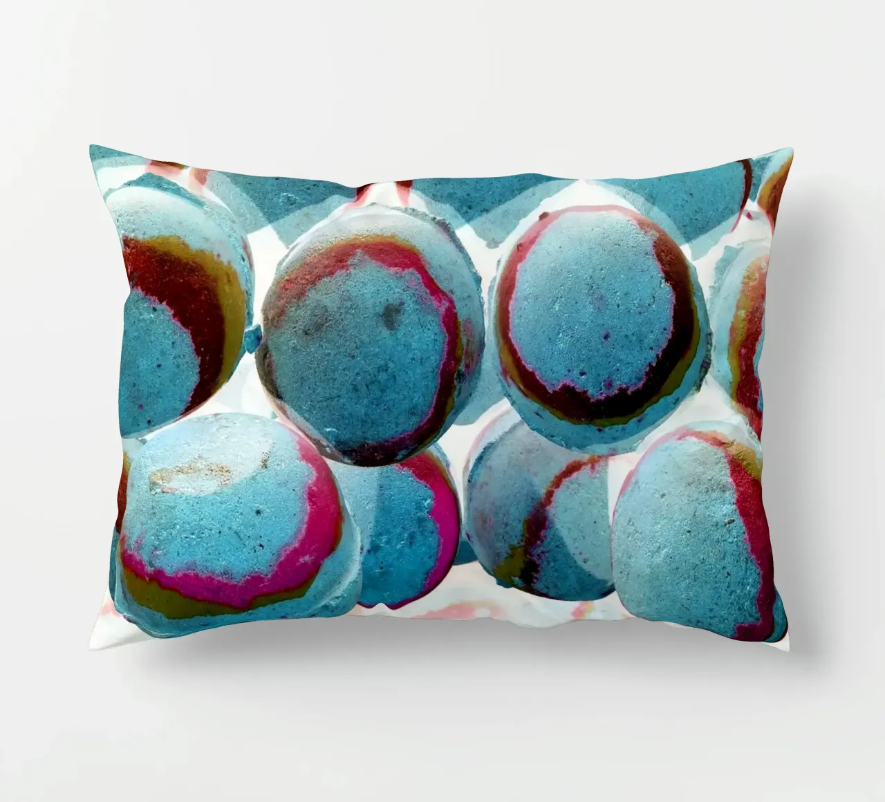 Palline blu cuscino da Massimo Frascogna