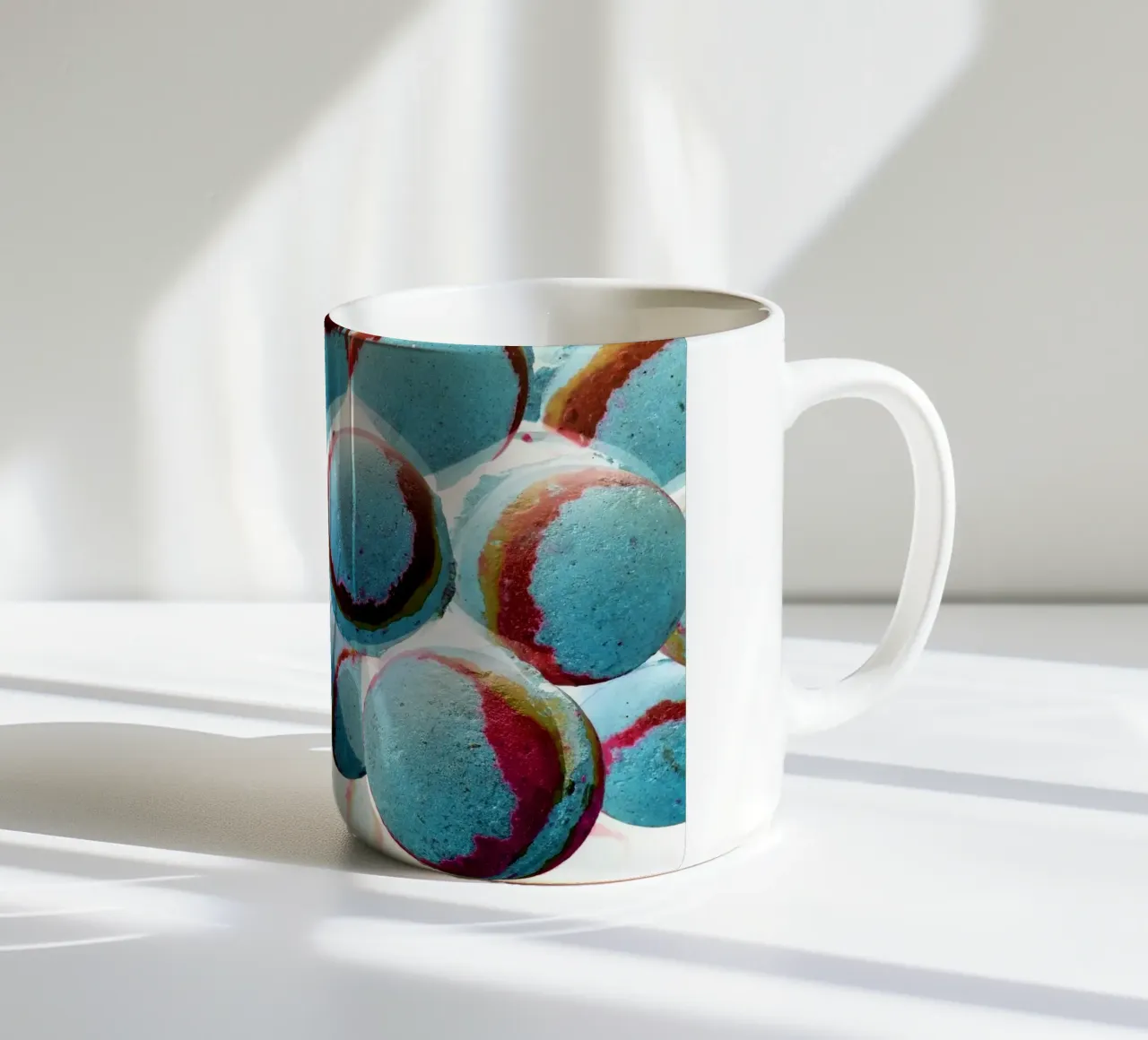 Palline blu tazza in ceramica da Massimo Frascogna