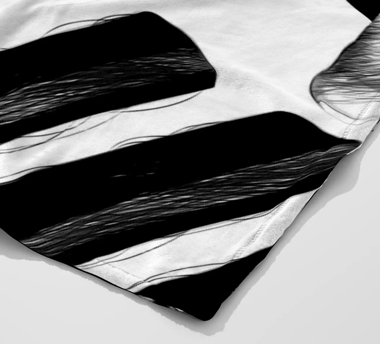 Bianco e nero coperta in pile da Massimo Frascogna