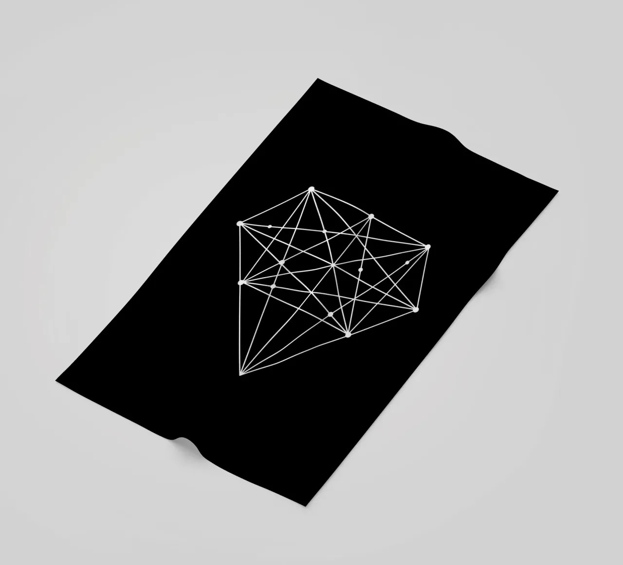 Diamond Elegant geometrisch ontwerp in zwart en wit strandhanddoek van THE MOTIVATED TYPE