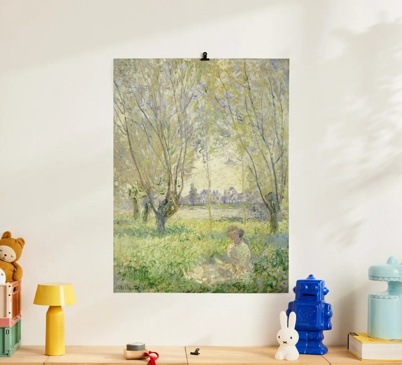 Claude Monet - Sitzende Frau unter den Weiden Poster mit Kunststoffrahmen von Timeless Artworks
