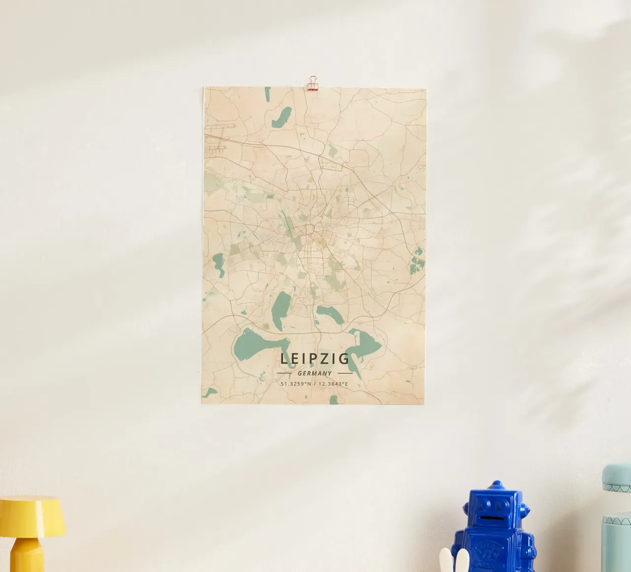 Lipsia Germania poster con telaio in legno da Christopher Adams
