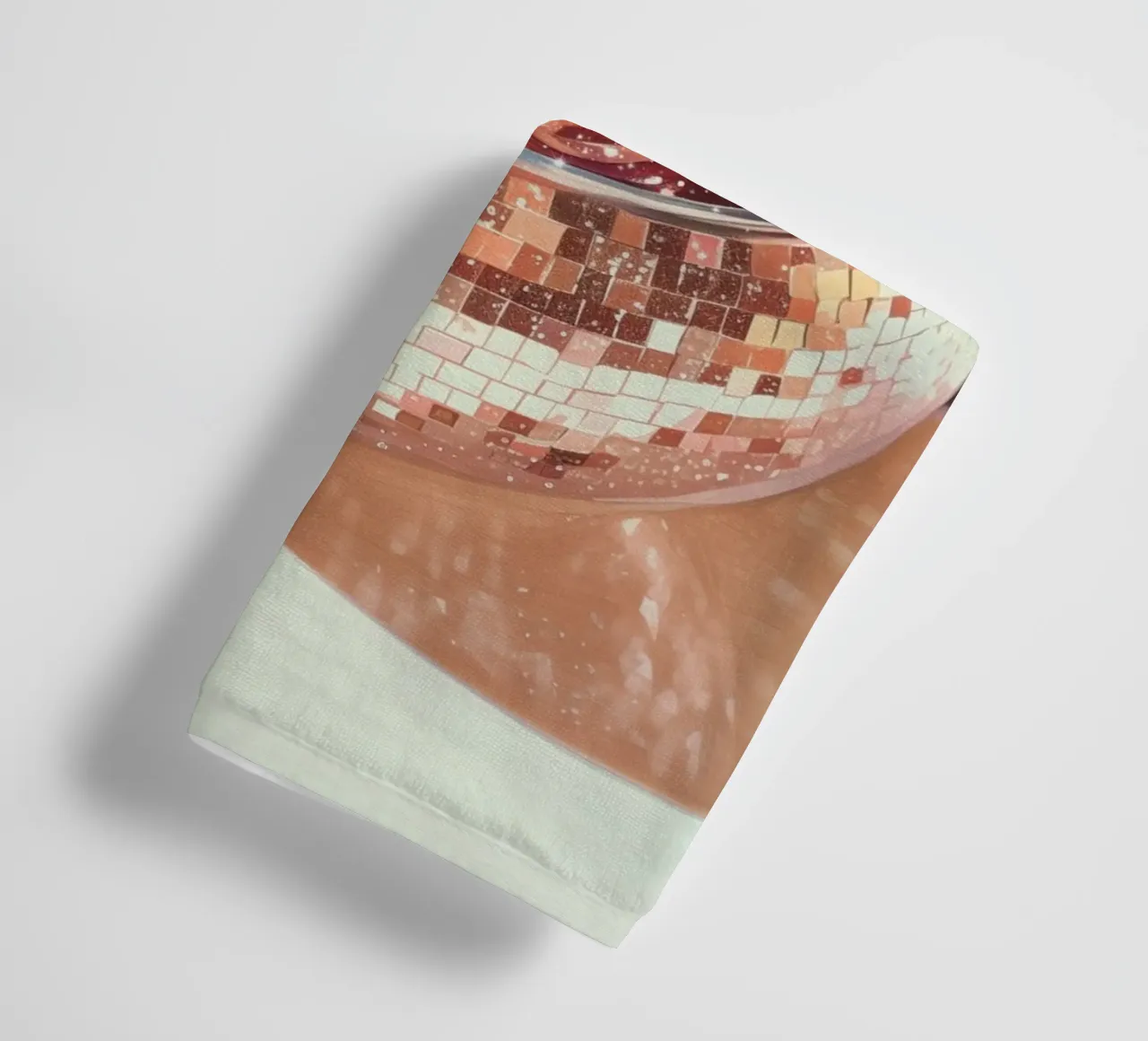 Ciliegie frizzanti in una ciotola con palla da discoteca asciugamano da bagno da Melloi Art Print