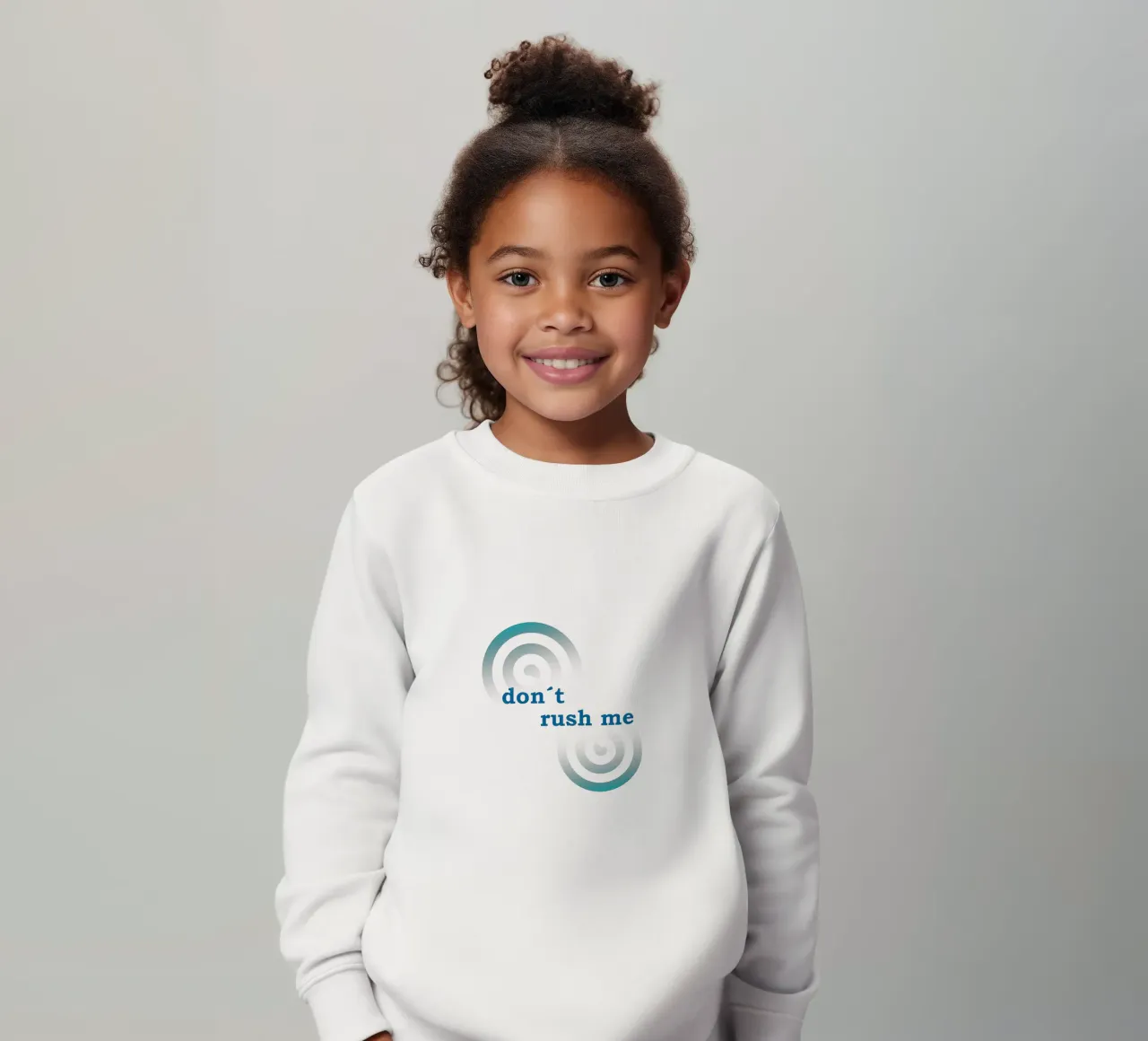 Forme geometriche con la scritta "Non mettermi fretta". felpa bambino da Something for you