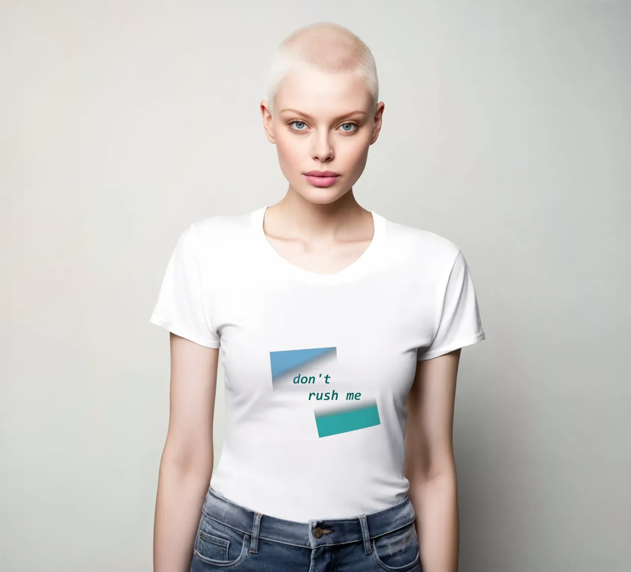 Forme geometriche con la scritta "Non mettermi fretta". t-shirt da donna da Something for you