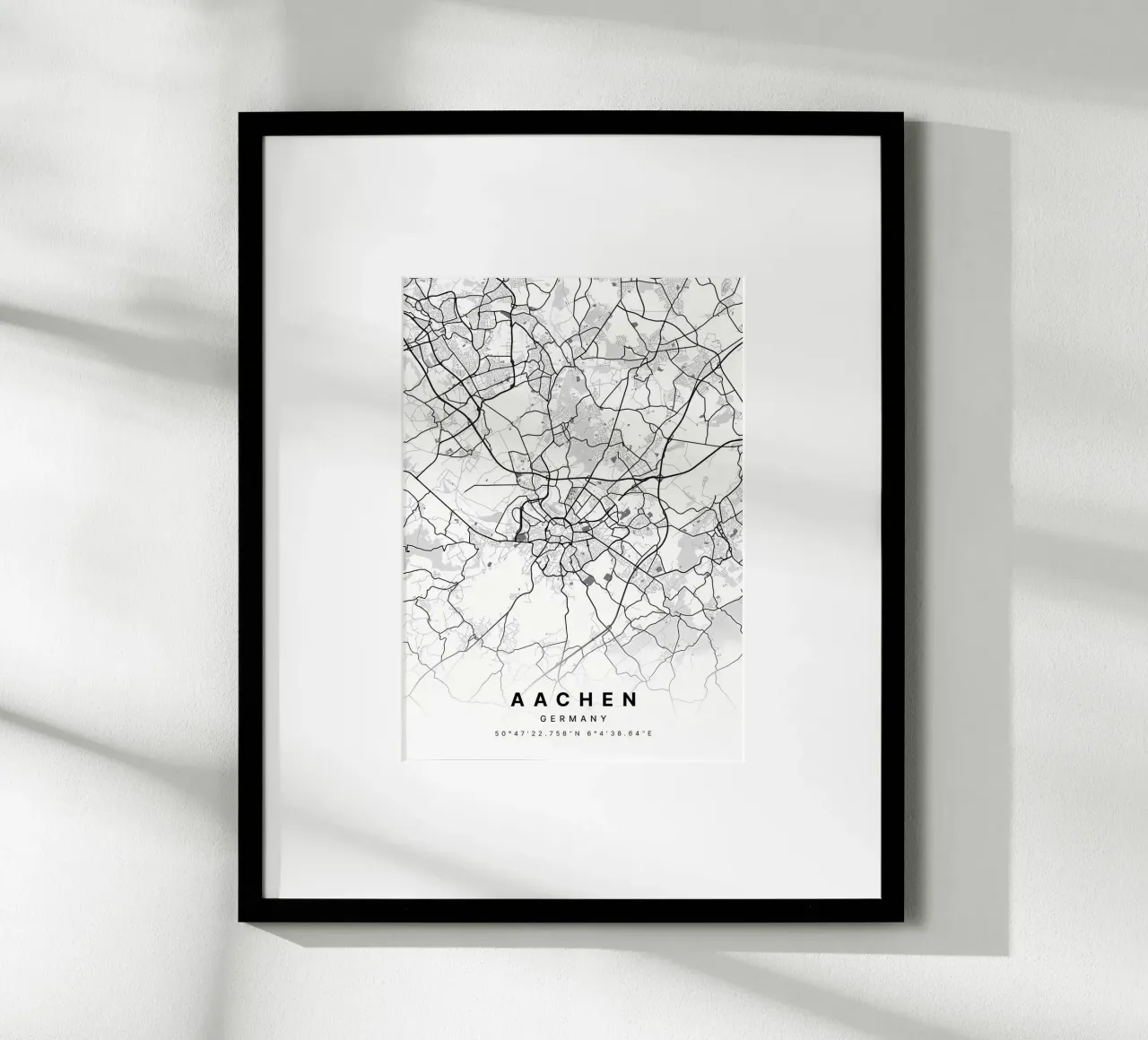 Mappa della città di Aquisgrana poster con telaio in legno da Christopher Adams
