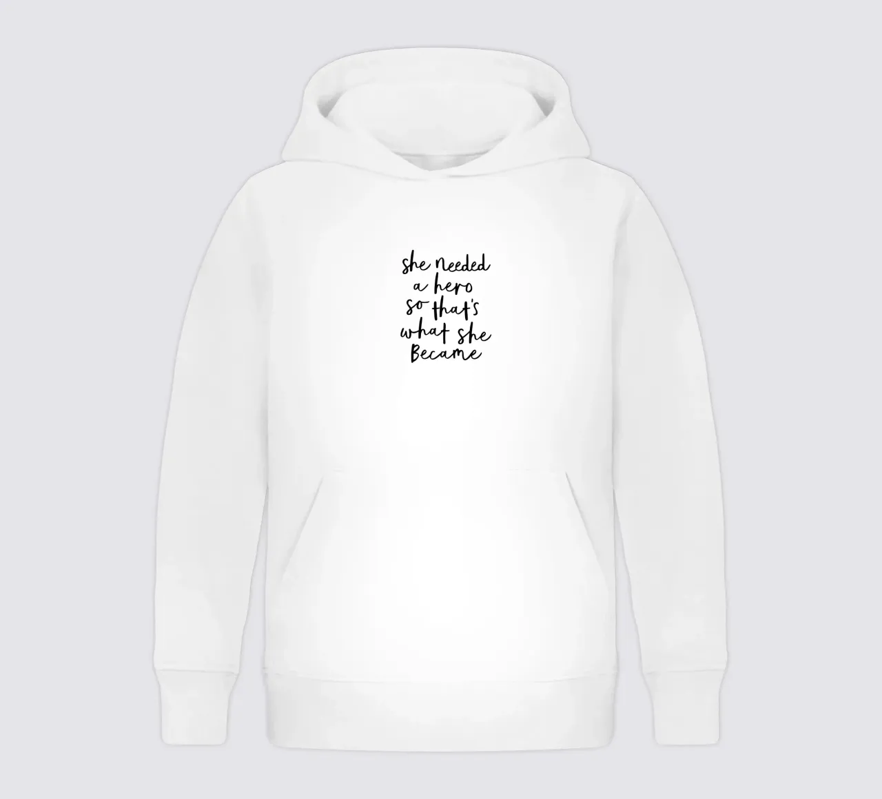 Elle avait besoin d'un héros, c'est ce qu'elle est devenue Typografie Design sweat à capuche enfant de THE MOTIVATED TYPE