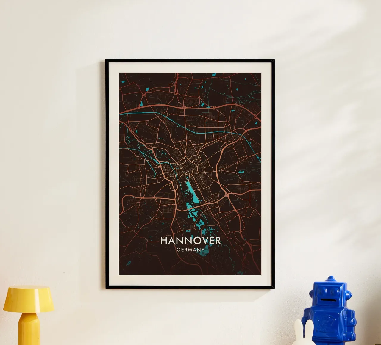 Mappa della città di Hannover poster con telaio in plastica da Christopher Adams