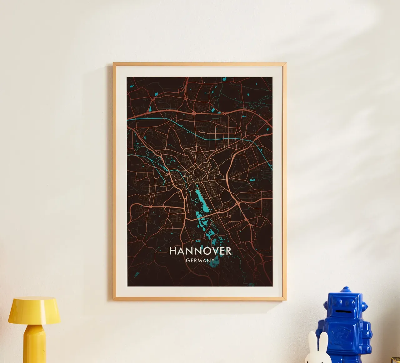 Mappa della città di Hannover poster con telaio in plastica da Christopher Adams