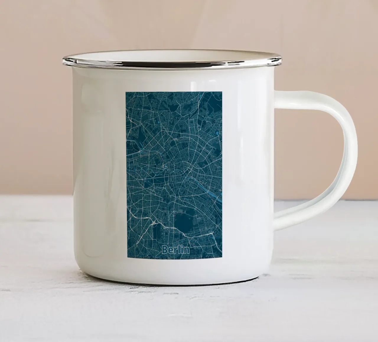 Mappa della città di Berlino tazza in smalto da Christopher Adams