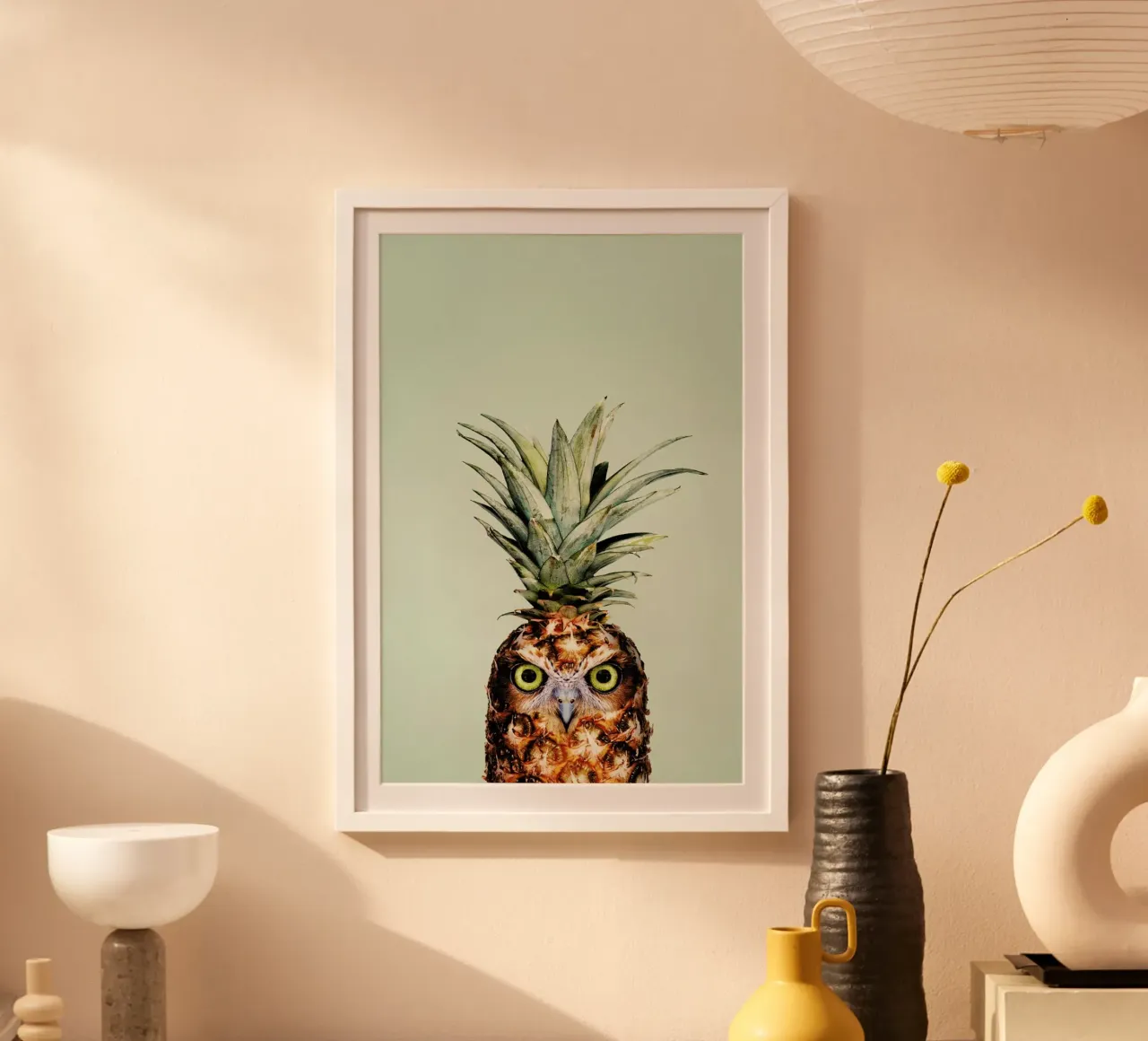 Pineapple Owl poster con telaio in legno da Jonas Loose