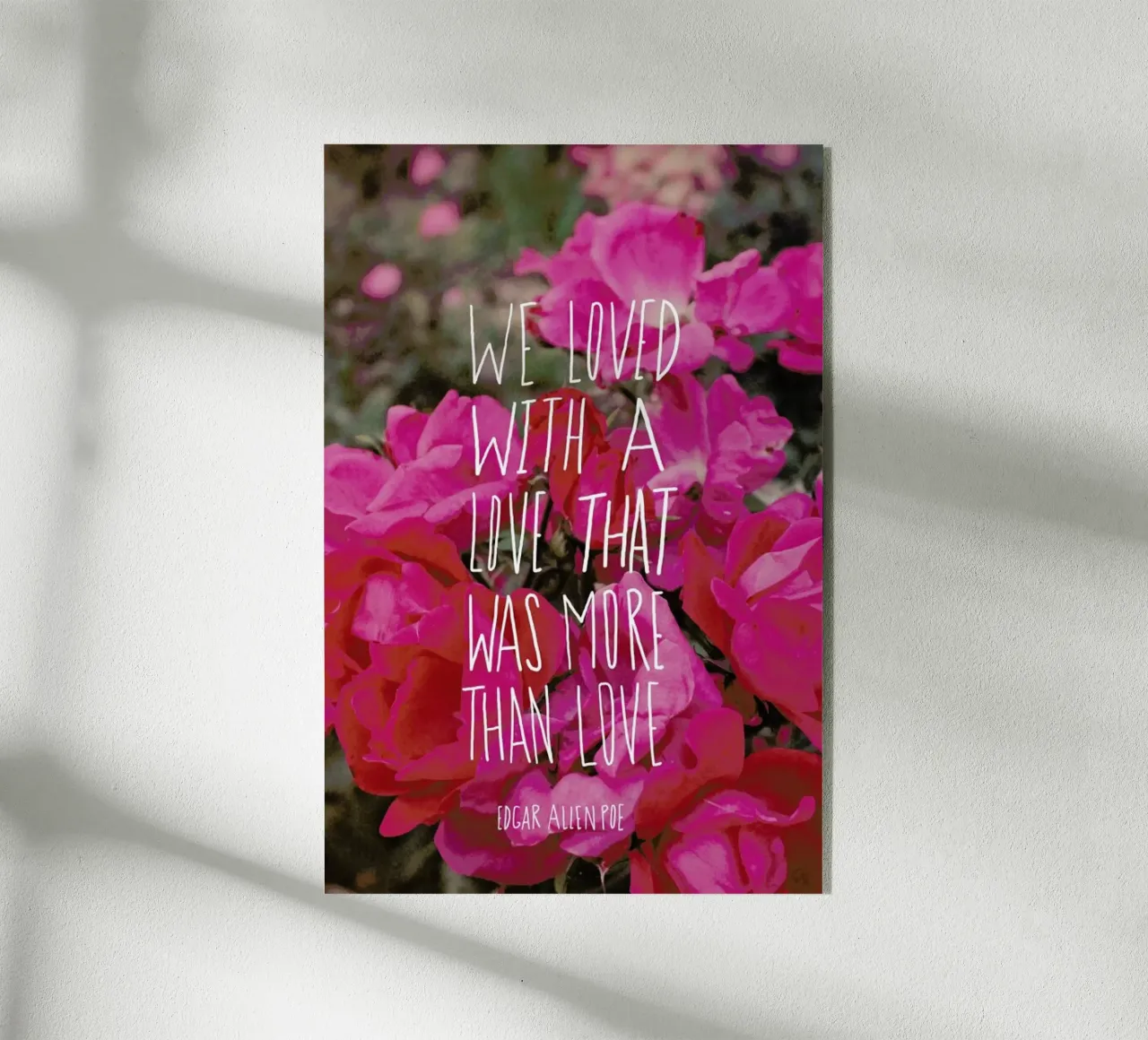 Poe Love plexiglass da Leah Flores