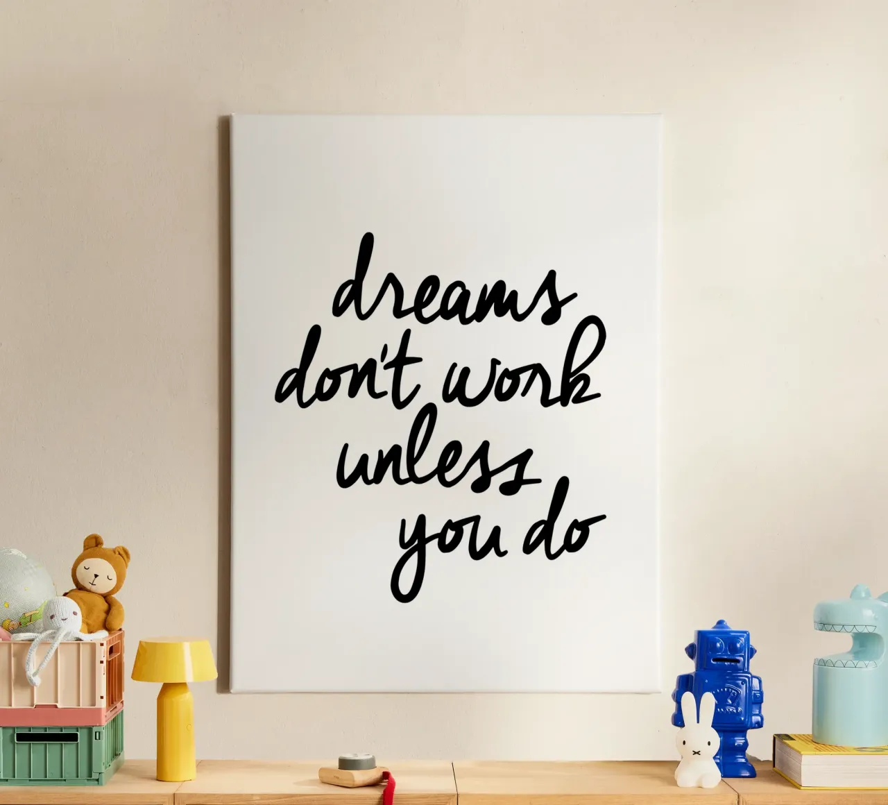 Träume funktionieren nicht, es sei denn, man tut Typografie Design Monochrome Leinwand mit Schattenfugenrahmen von THE MOTIVATED TYPE