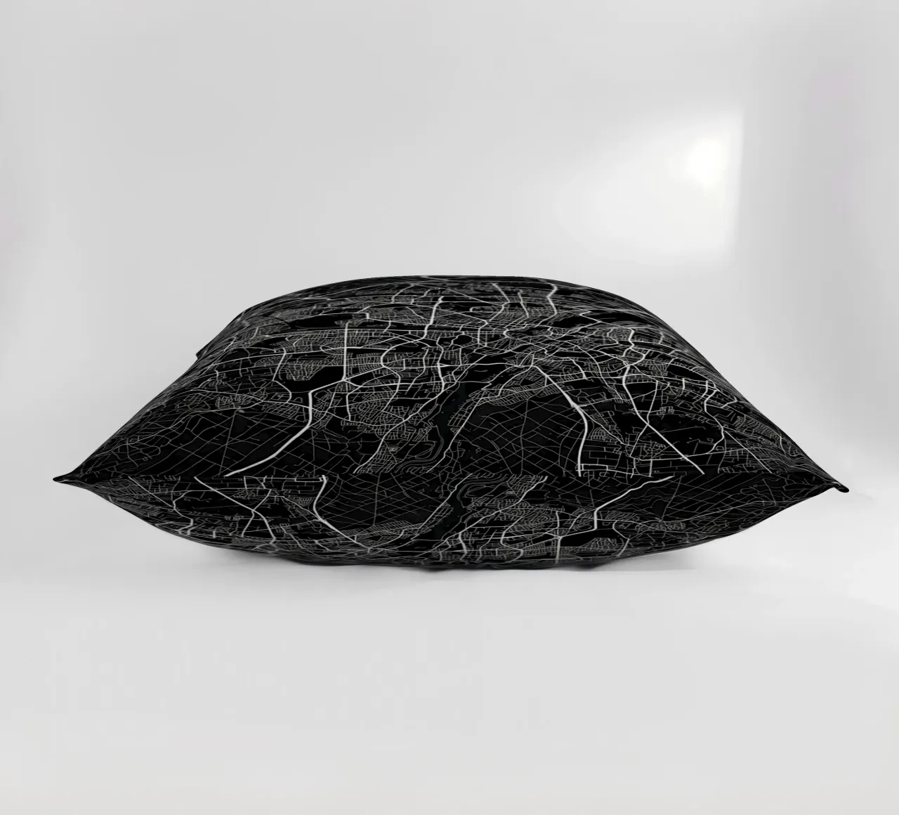 Mappa della città di Monaco di Baviera scura cuscino da Christopher Adams