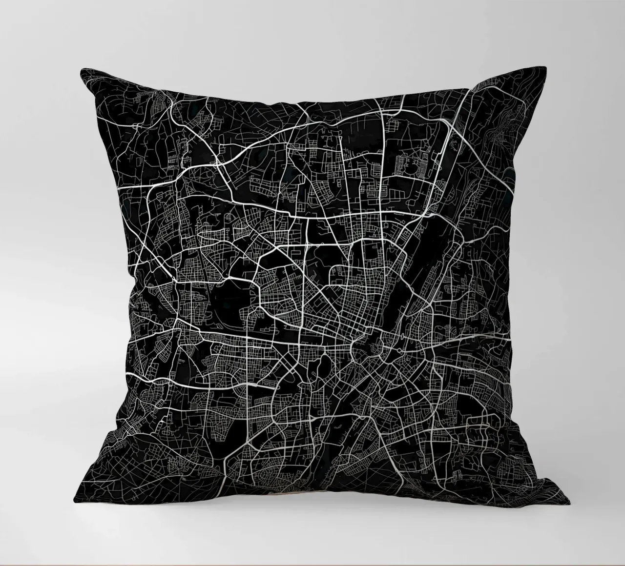 Mappa della città di Monaco di Baviera scura cuscino da Christopher Adams