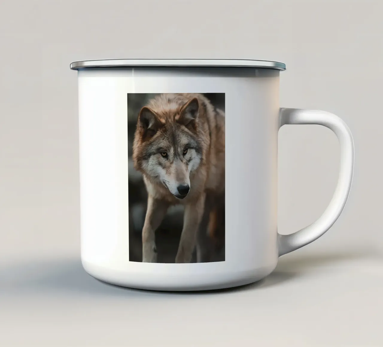 Animale lupo tazza in smalto da Pierre Walton