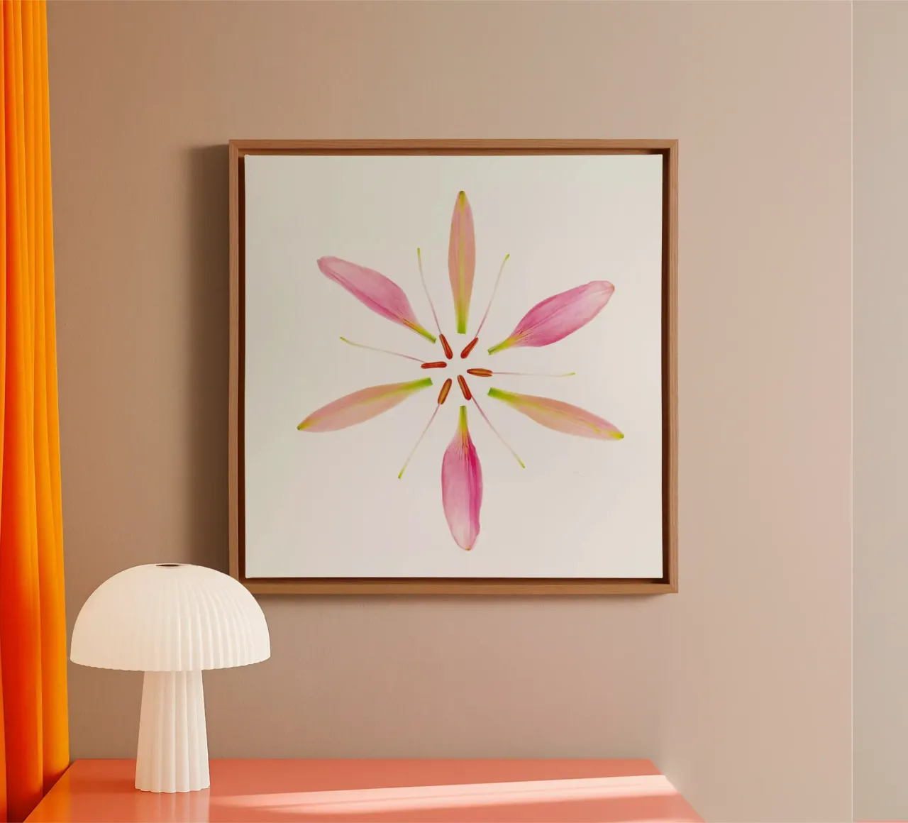 Lilly Flower canvas met Baklijst van Curious Collections by Marielle Leenders