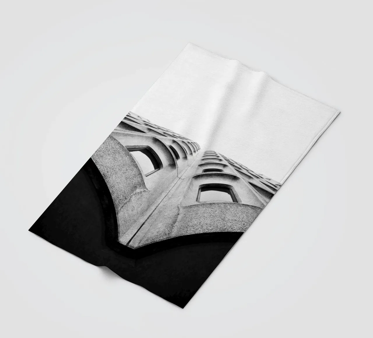 Skyscraper Fleecedecke von Jonas Klein