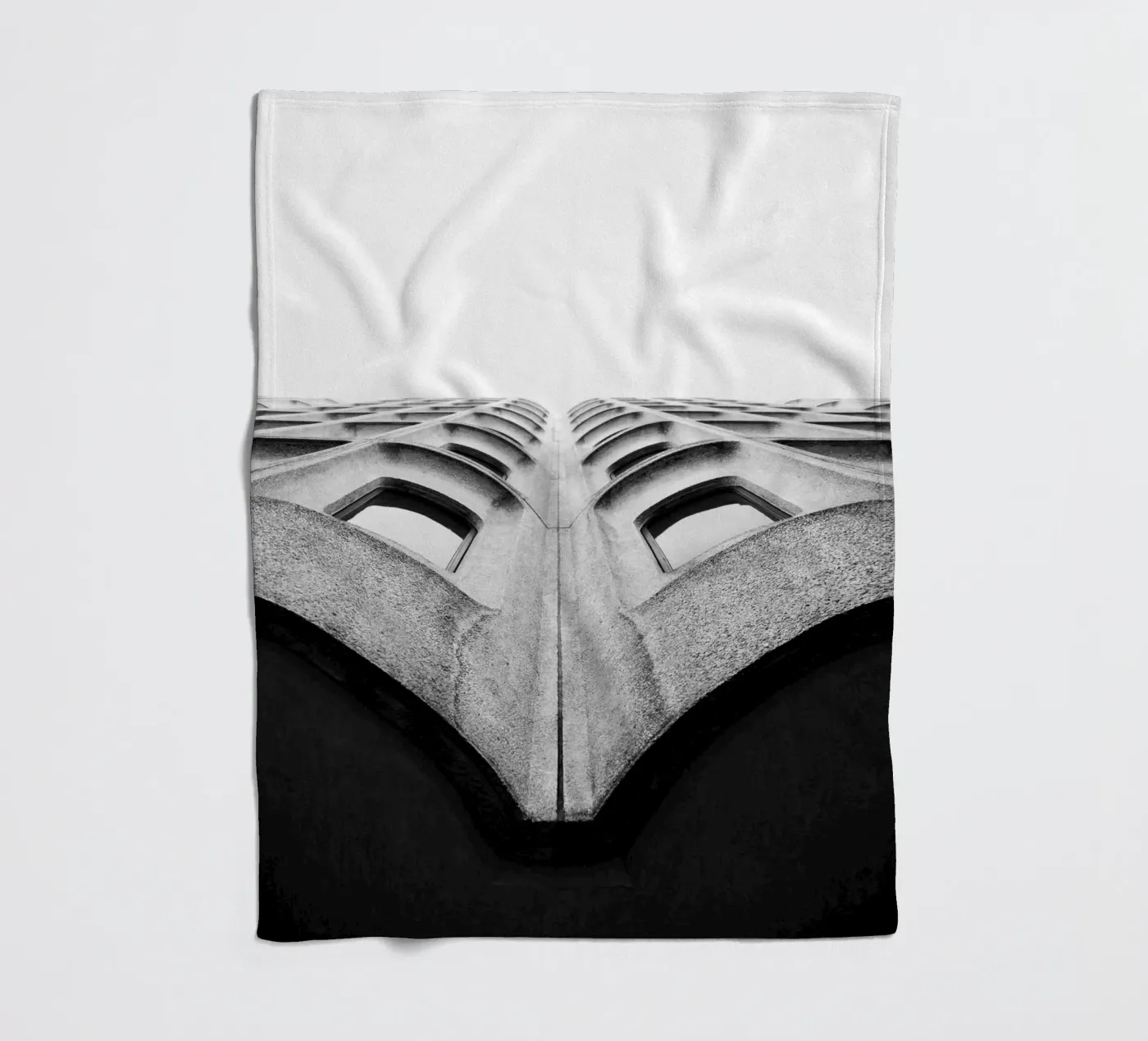 Skyscraper Fleecedecke von Jonas Klein