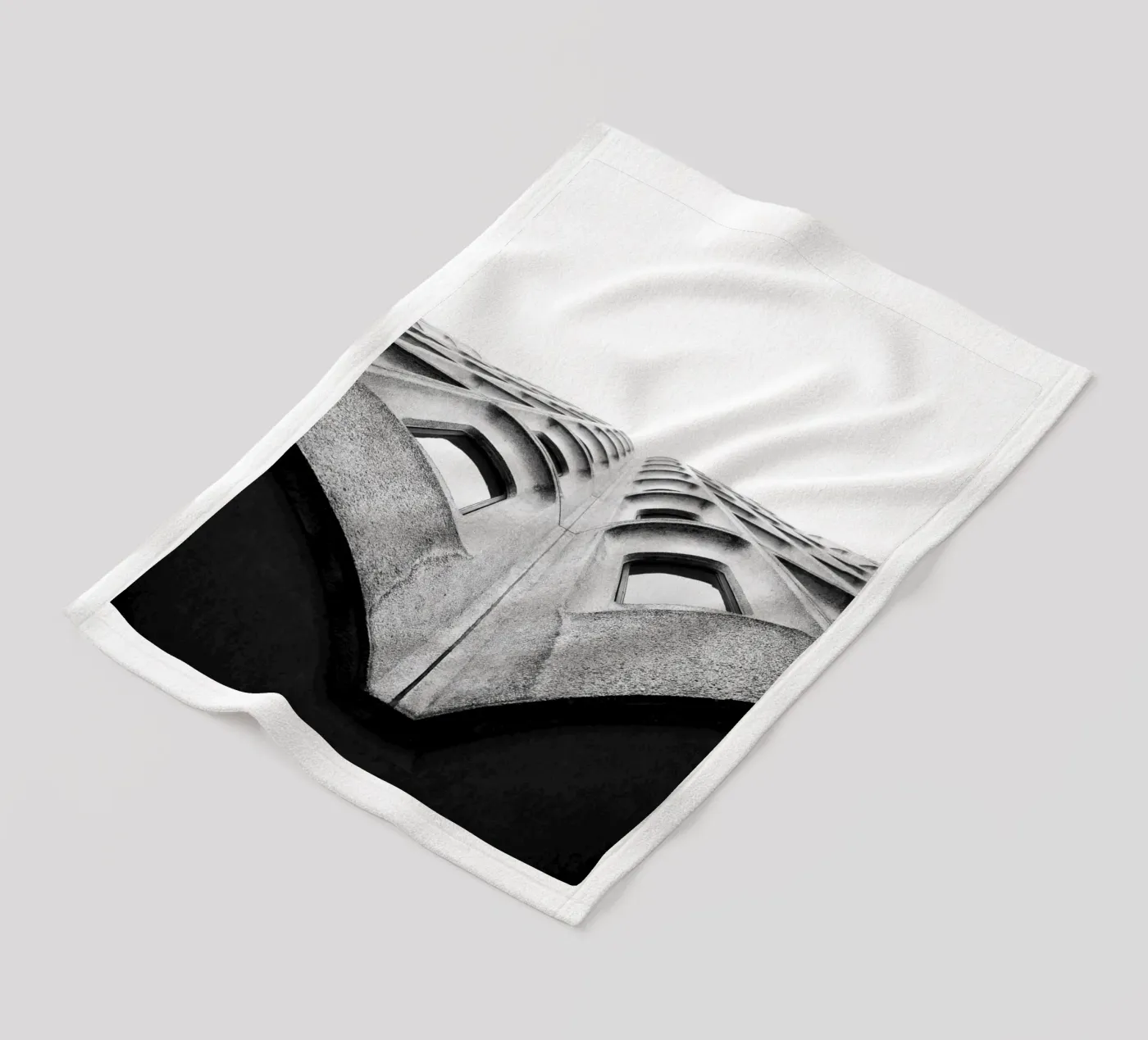 Skyscraper Fleecedecke von Jonas Klein