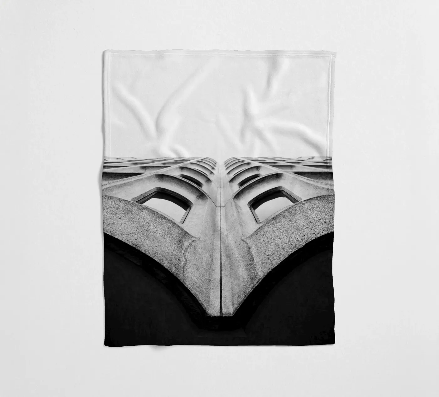 Skyscraper Fleecedecke von Jonas Klein