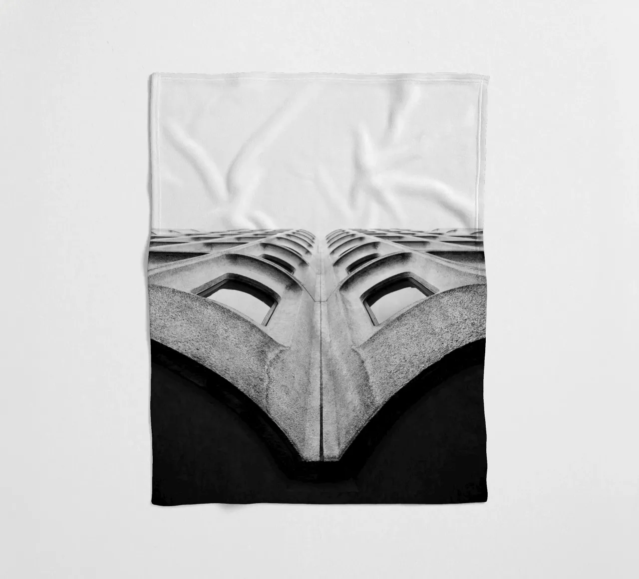 Skyscraper Fleecedecke von Jonas Klein