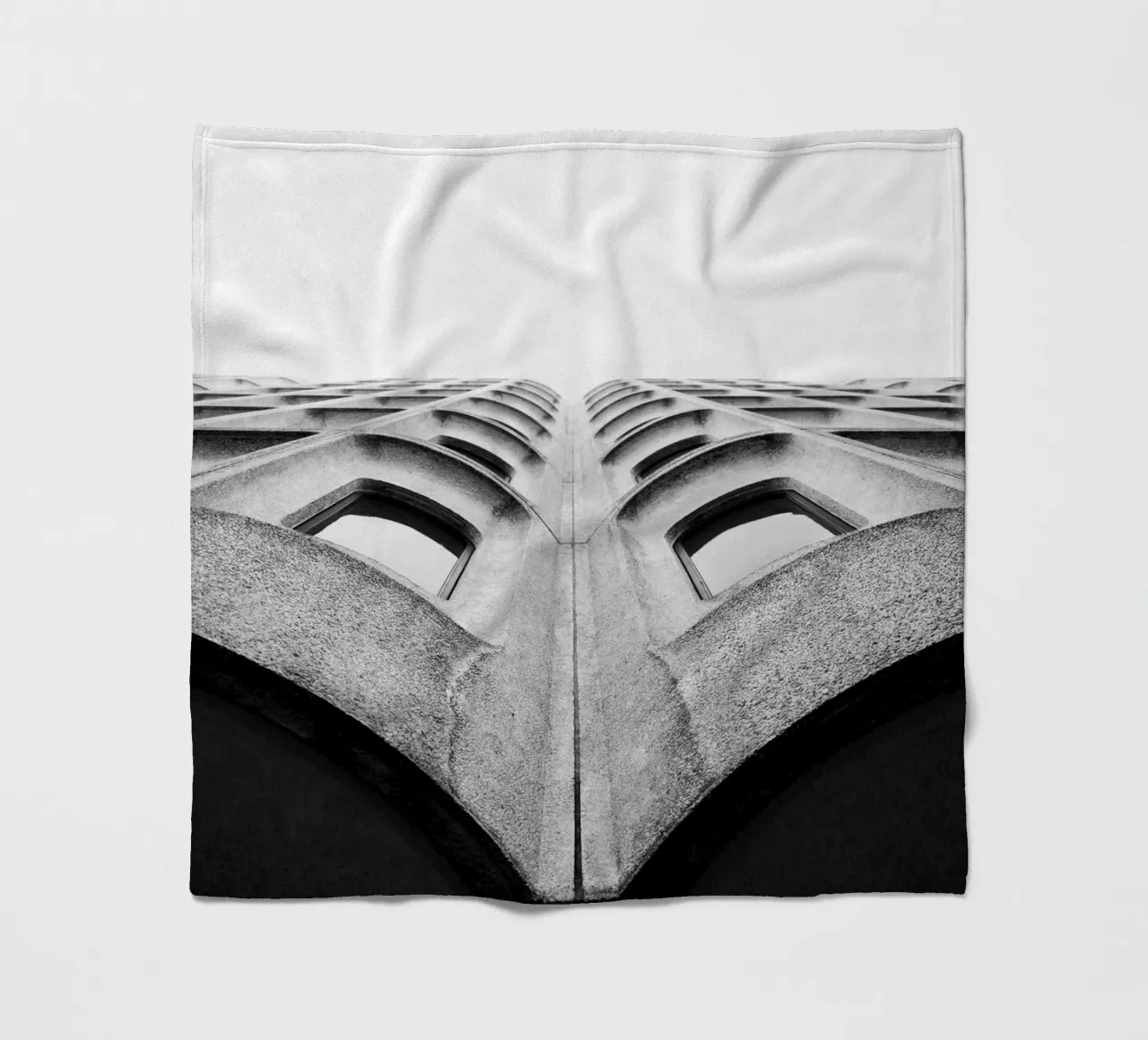 Skyscraper Fleecedecke von Jonas Klein