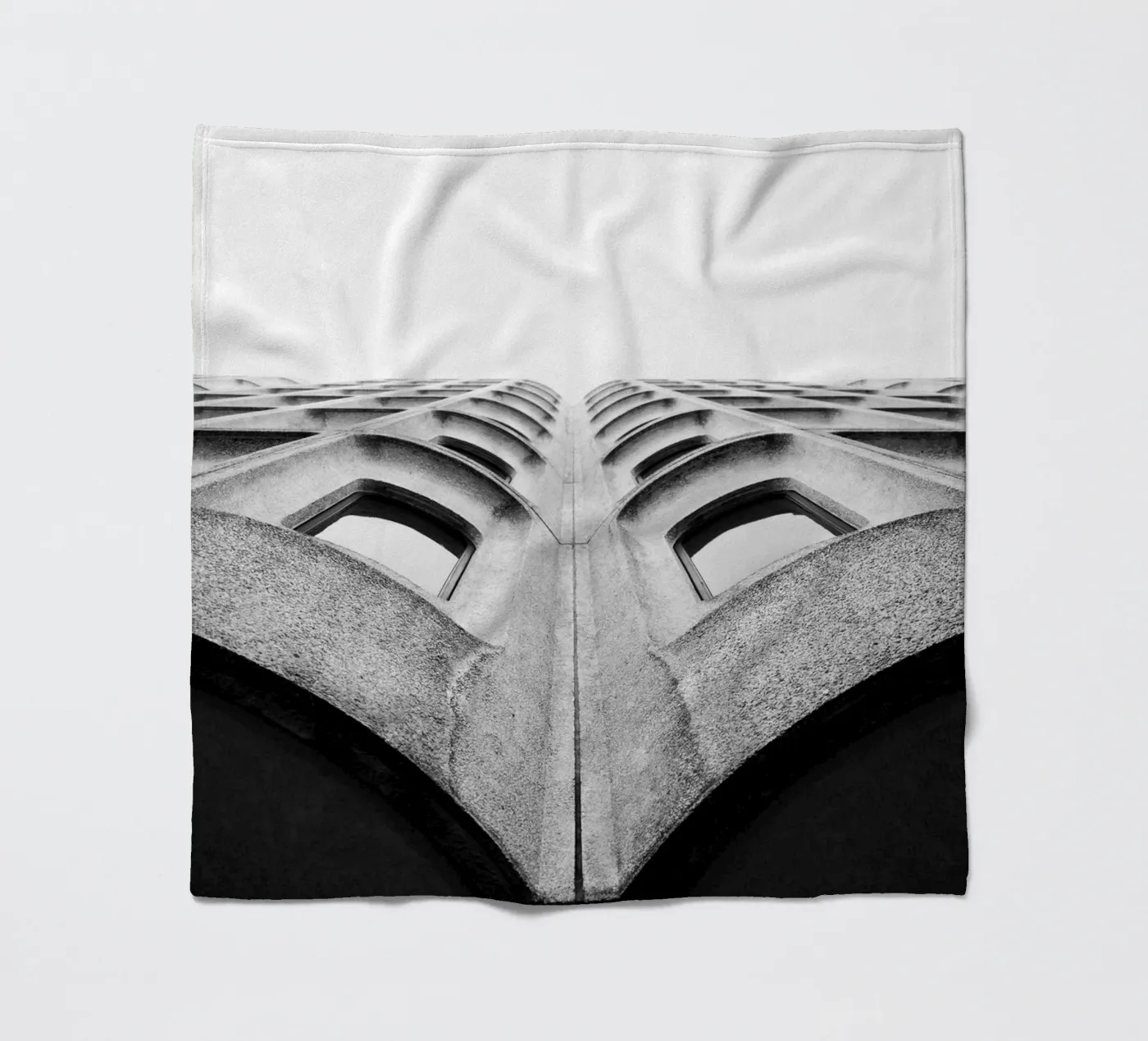 Skyscraper Fleecedecke von Jonas Klein